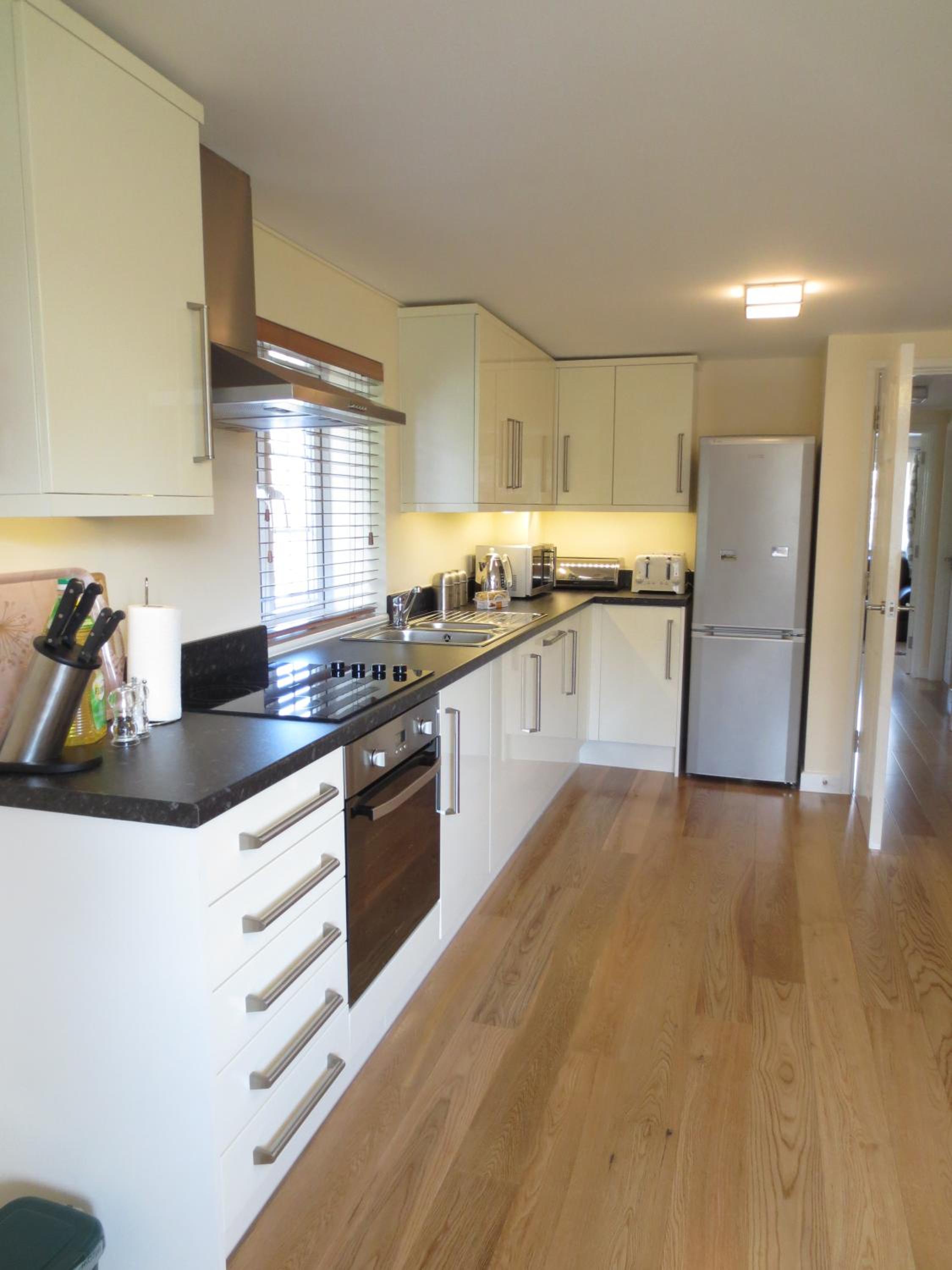 Oxford Apartments 2 view 5