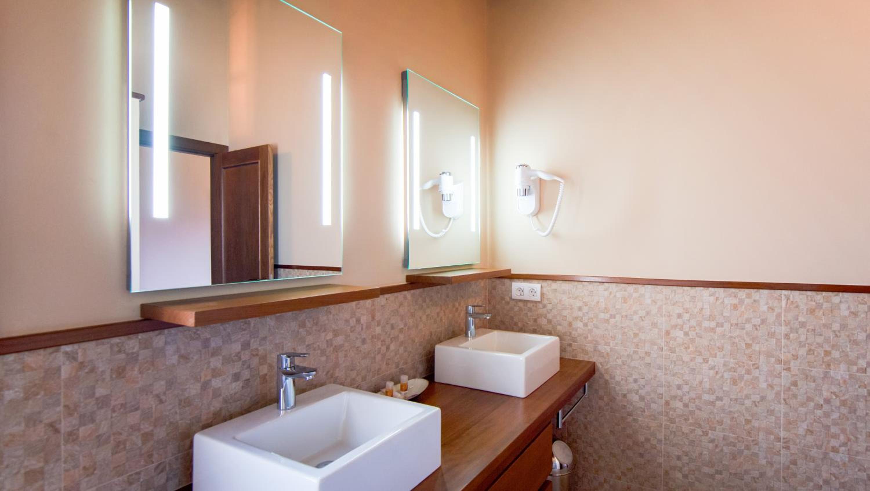 Casa de 7 suites y vistas 360. Les Feixes Llargues