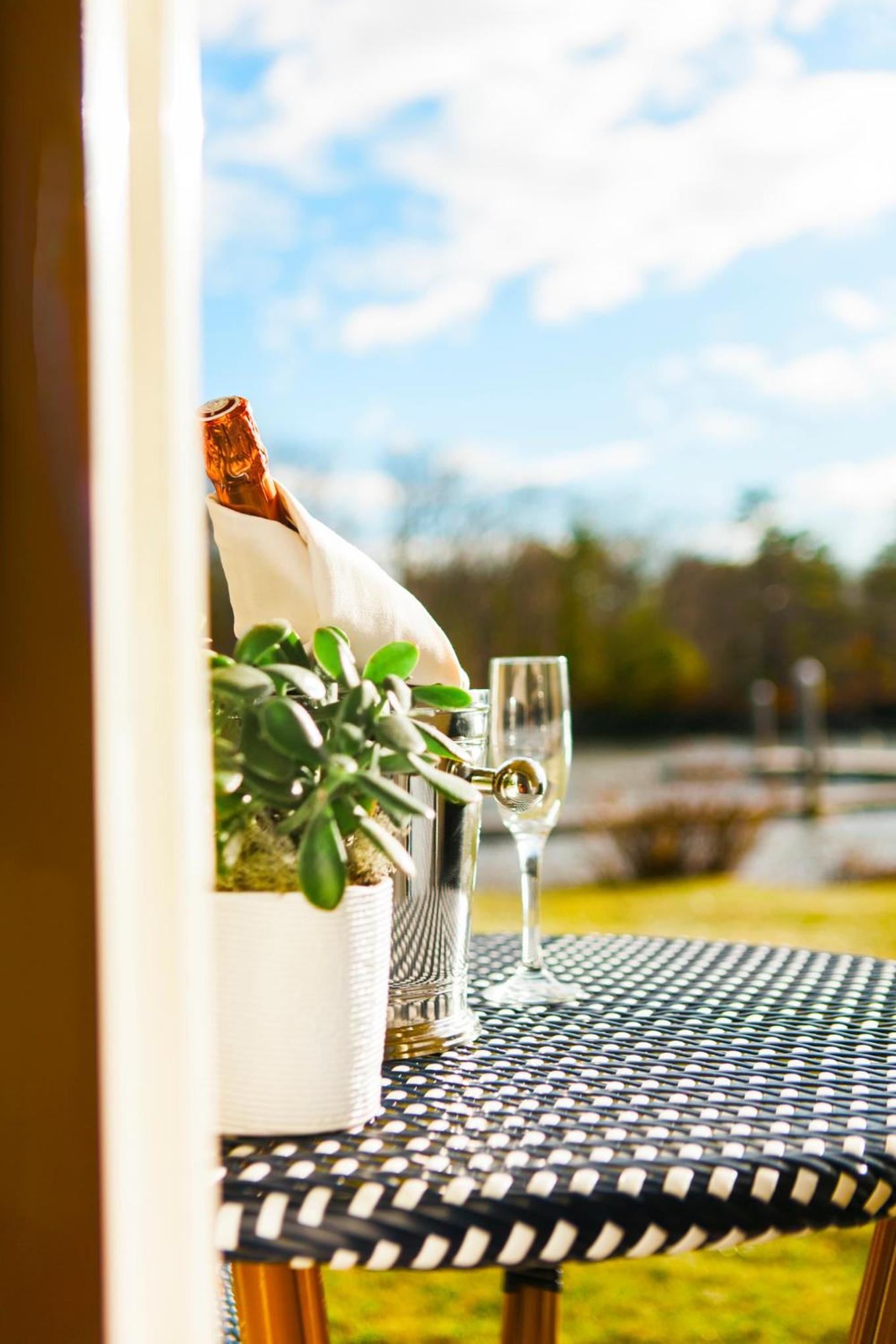 Yachtsman Hotel & Marina Club 22