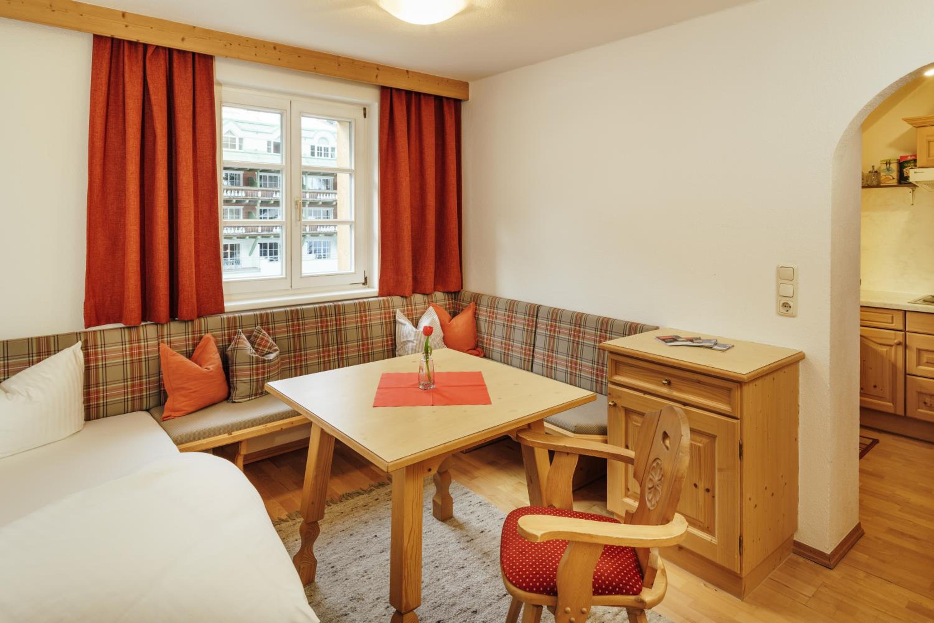 Murrmel Apartments