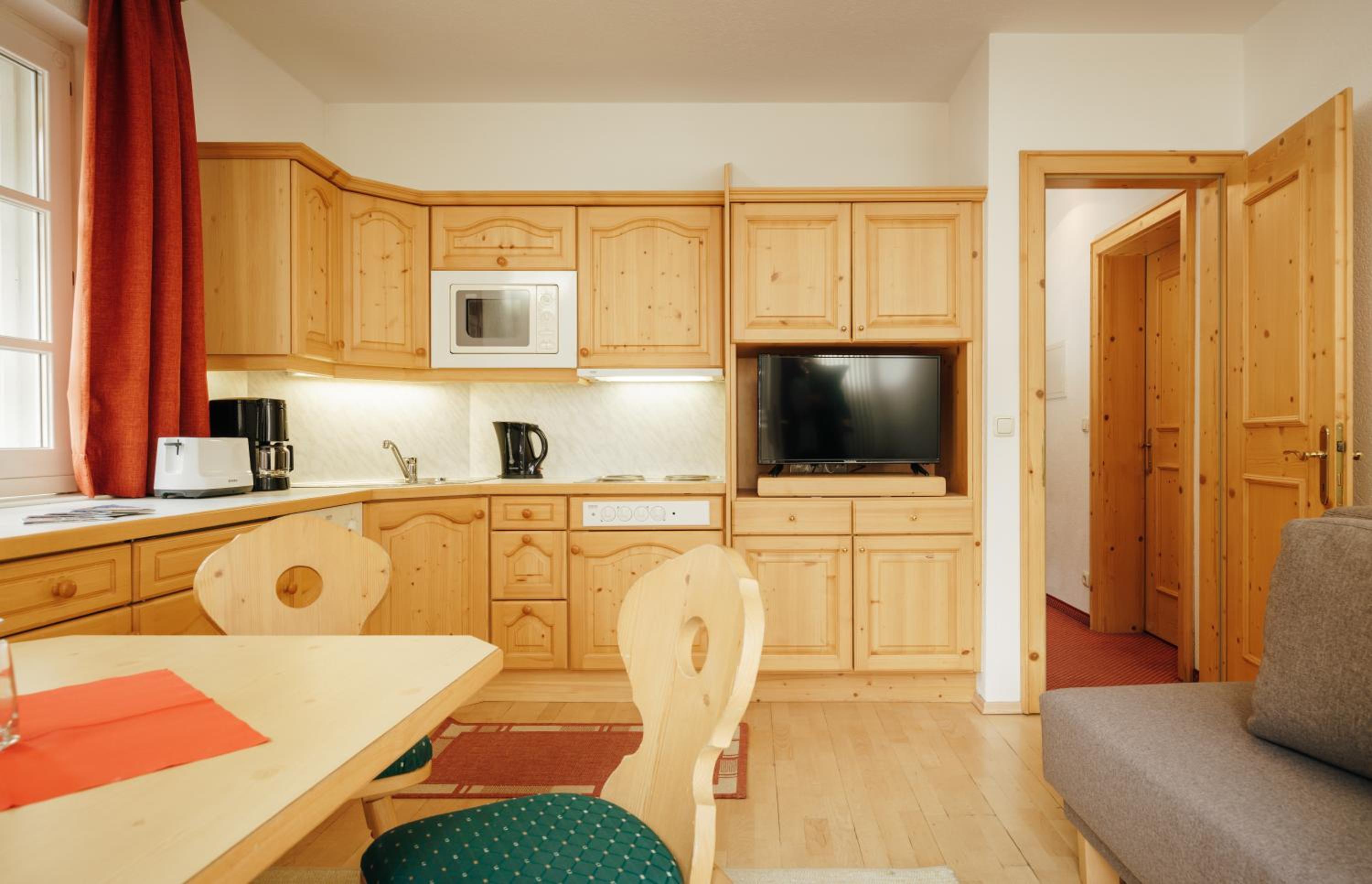 Murrmel Apartments