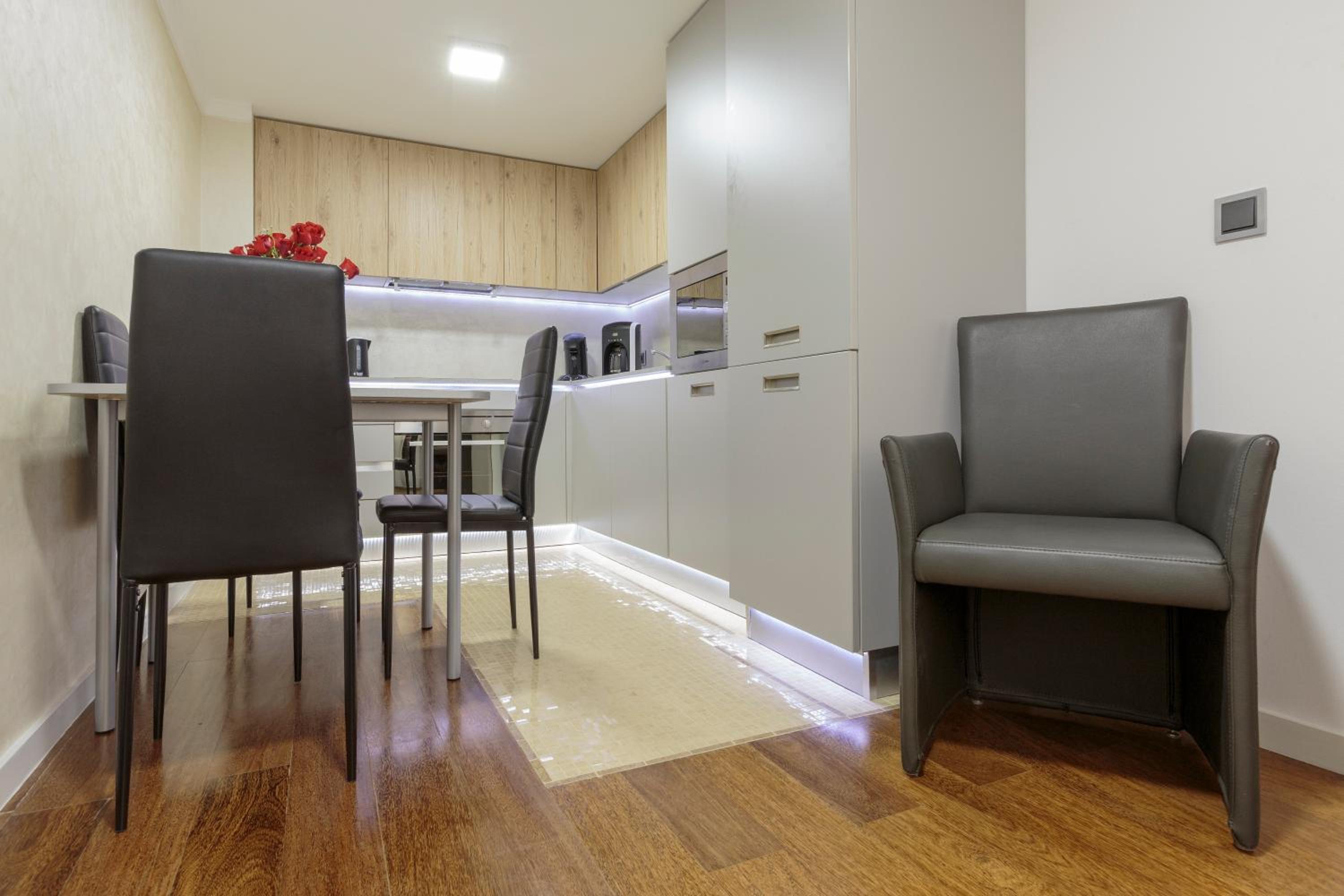 The Queen Luxury Apartments - Villa Vinicia
