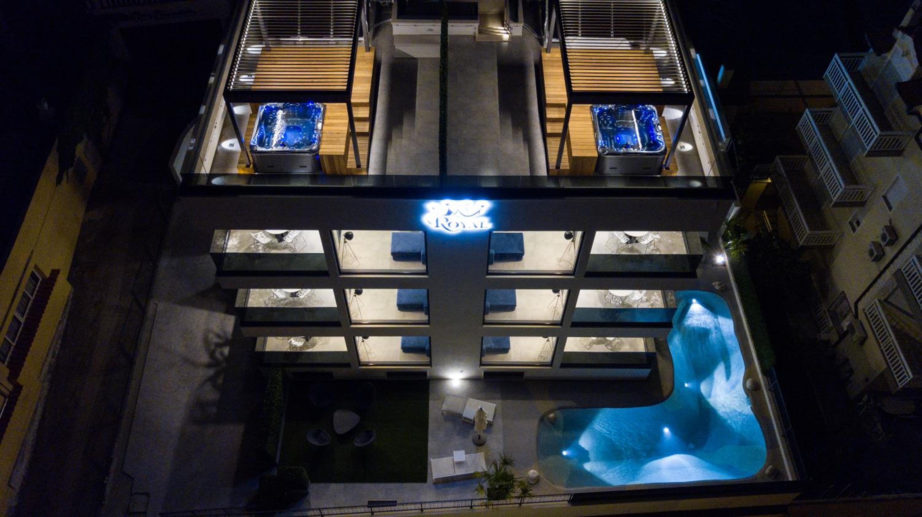 Hotel Villa Royal - Image 1