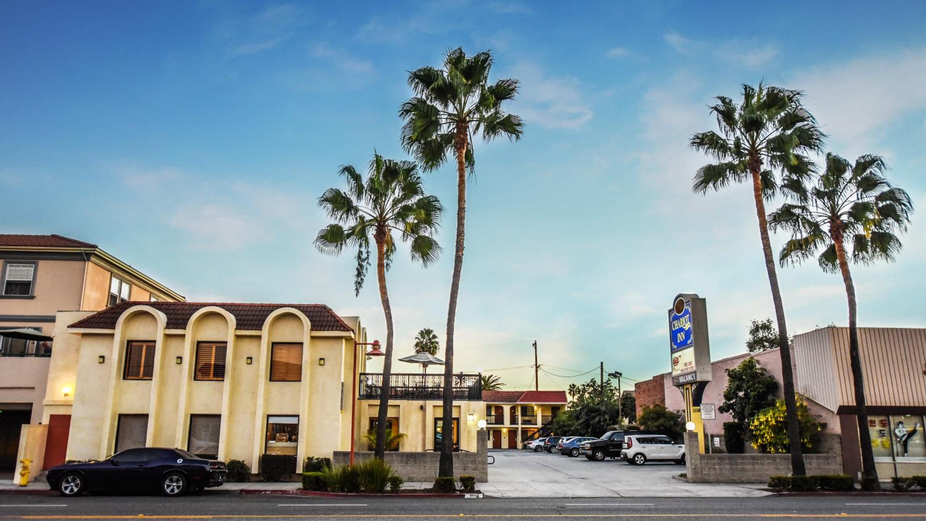 Chariot Inn Glendale - Pasadena view 2