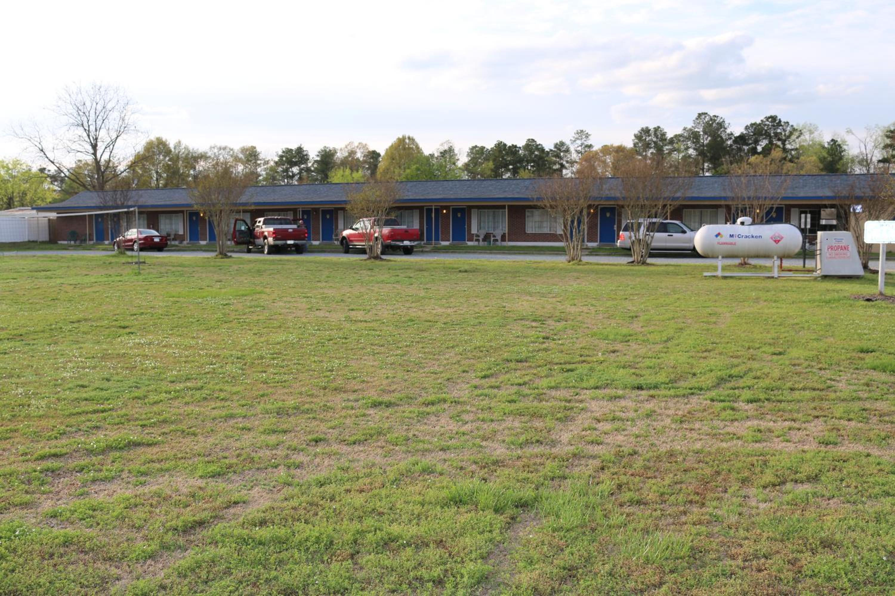 Four Oaks Lodging