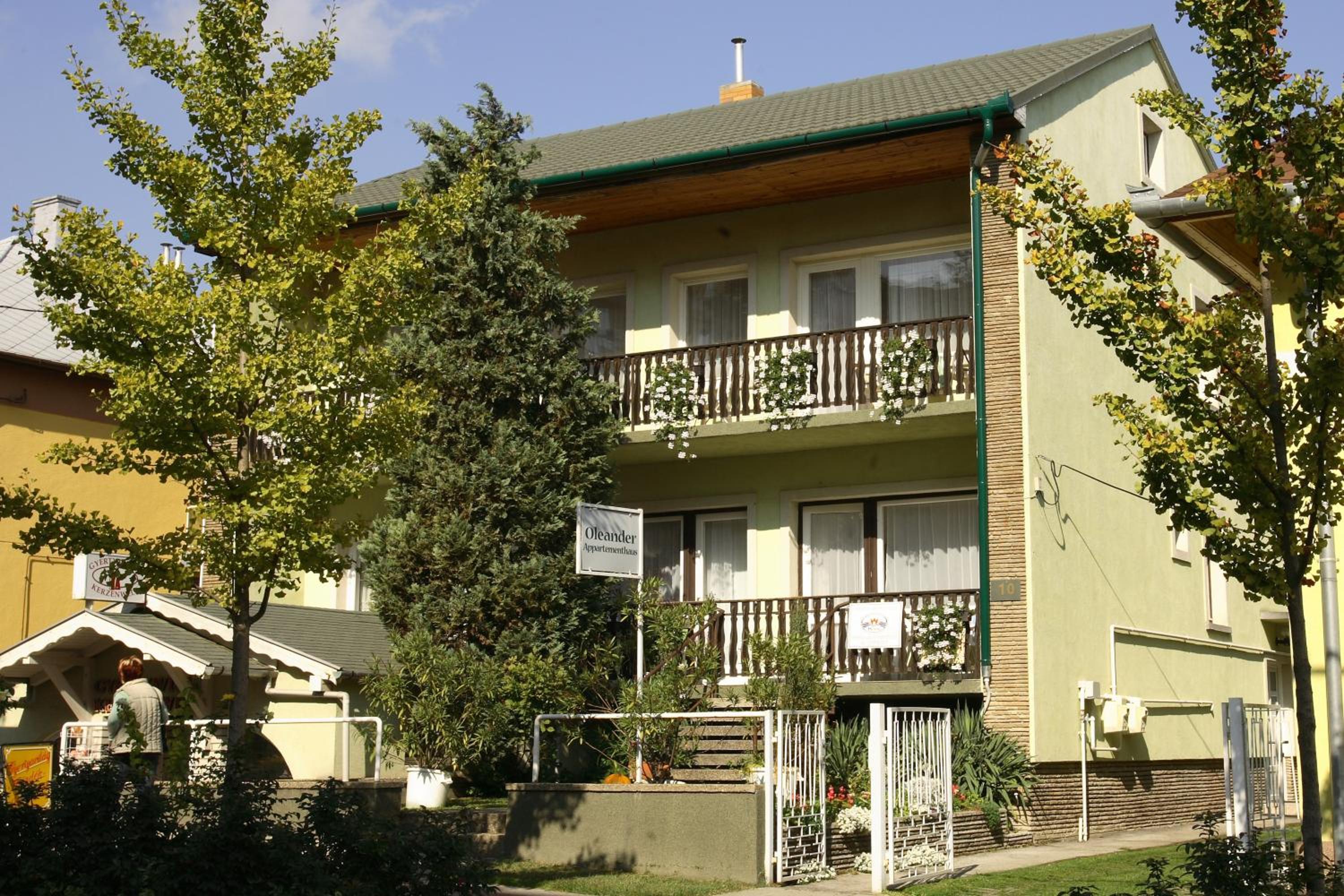 Oleander Apartman view 2