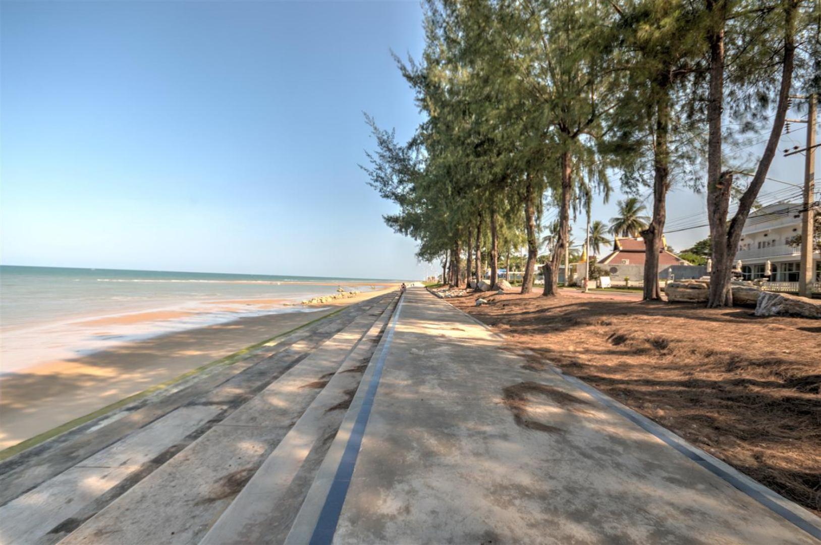 Pran Buri Vacations - Palm Beach Resort - Property Image 32