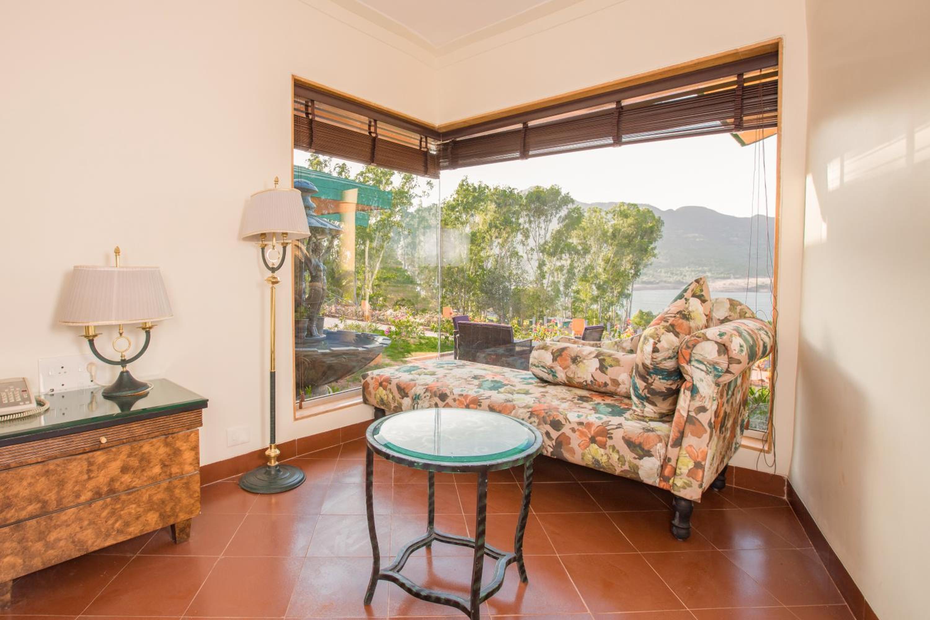 Residency Lake Resort & Spa
