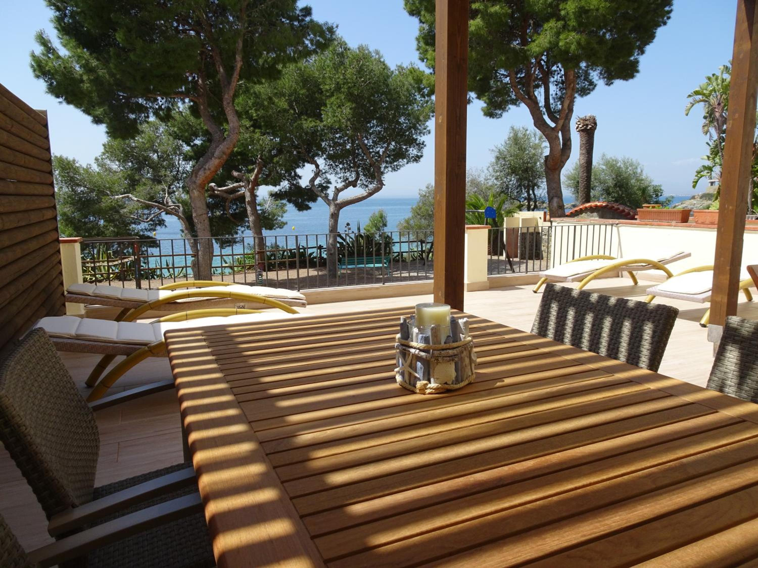 New Madrague Beach photo 3