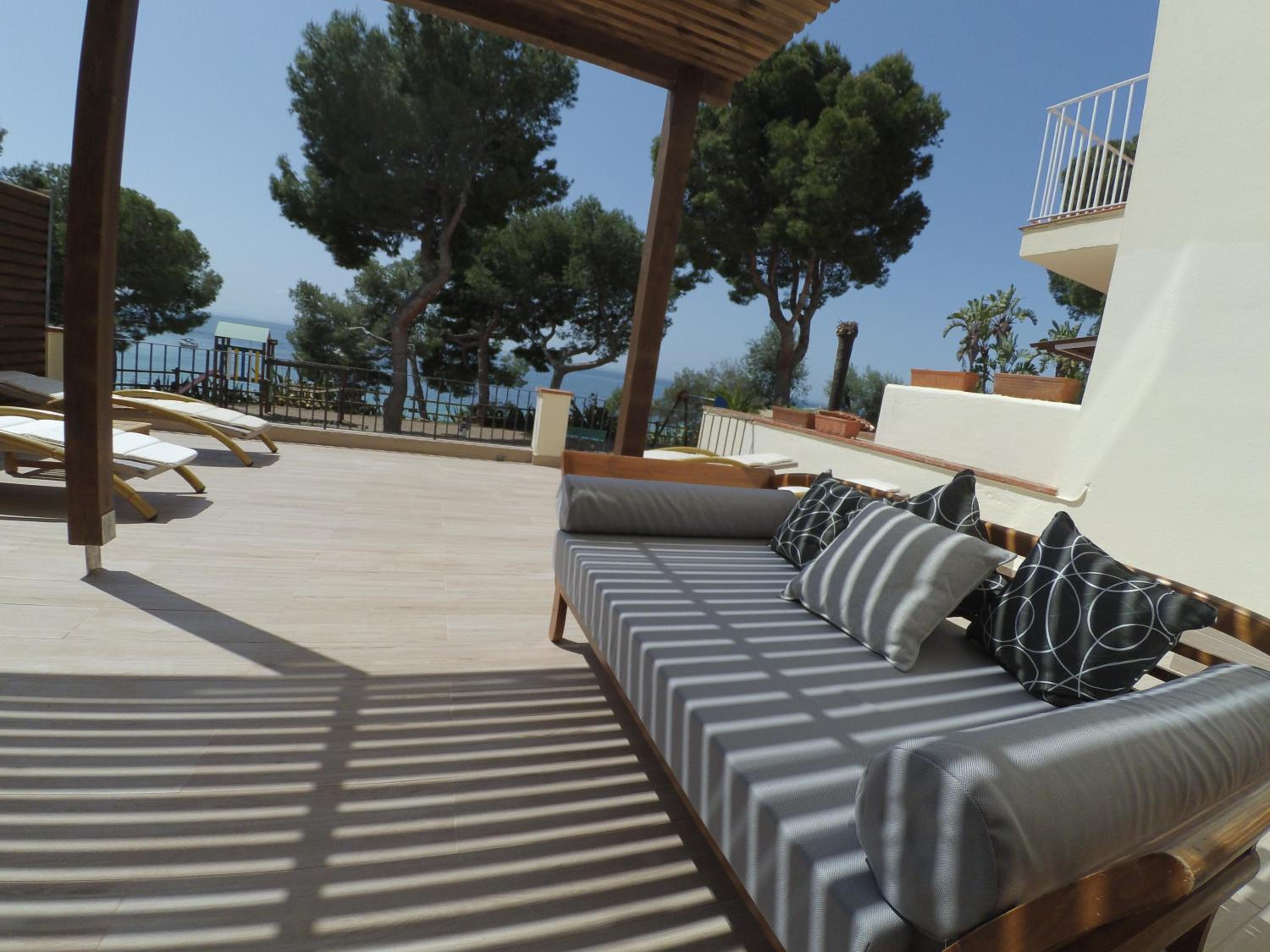 New Madrague Beach photo 2