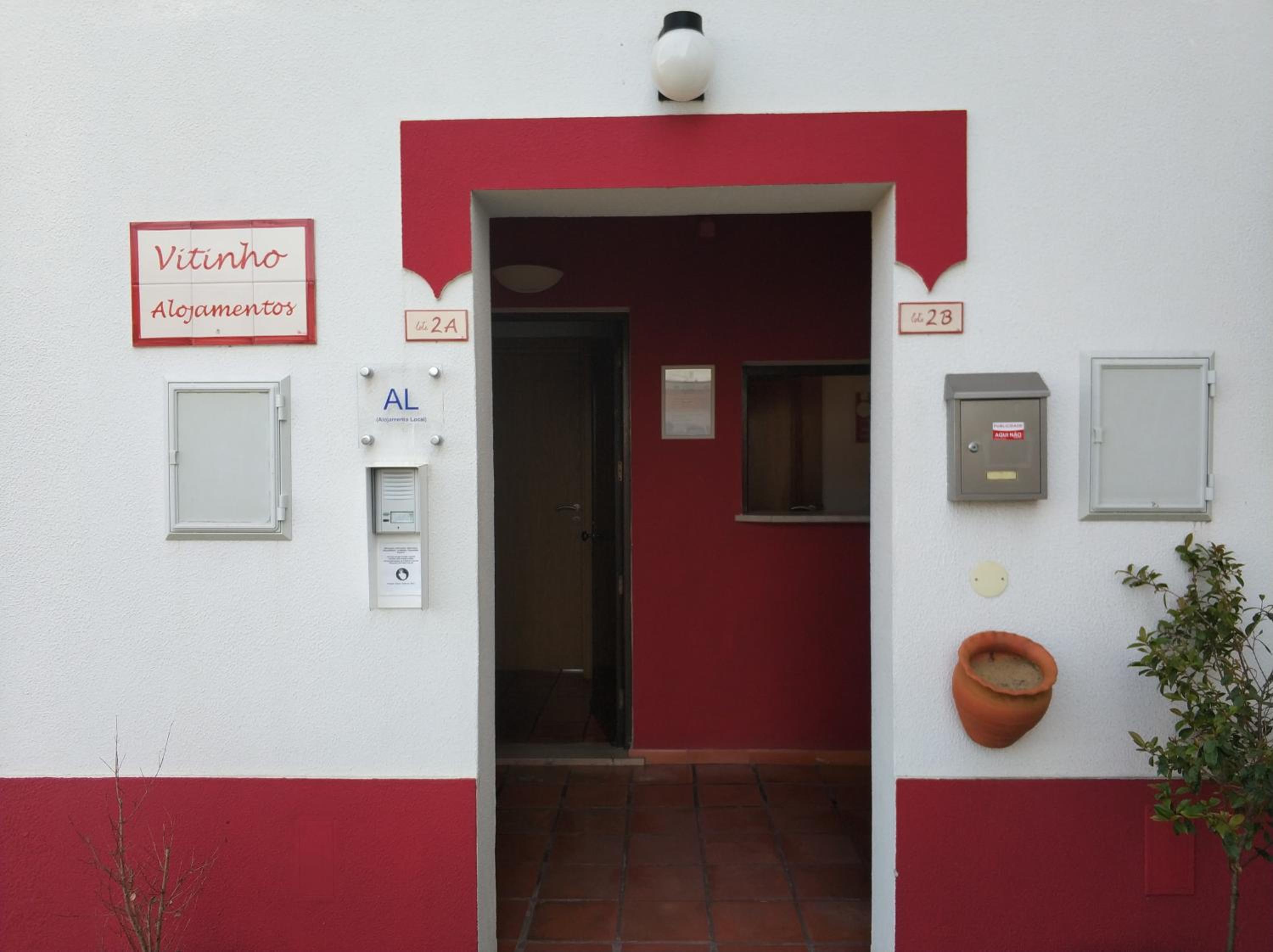 Hotel Alojamentos Vitinho - Vila Nova Milfontes - Image 1