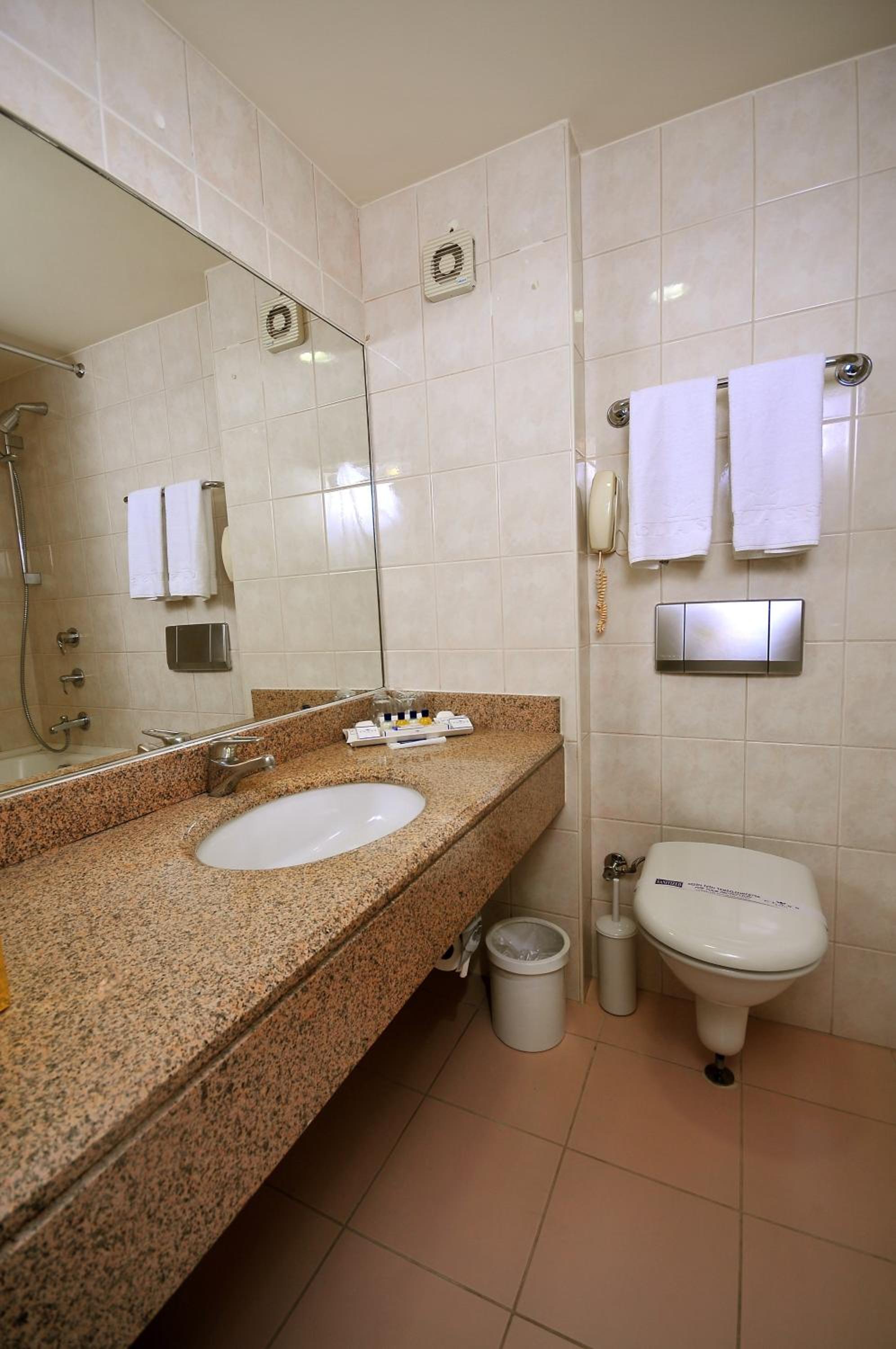 Class Hotel - Image 44