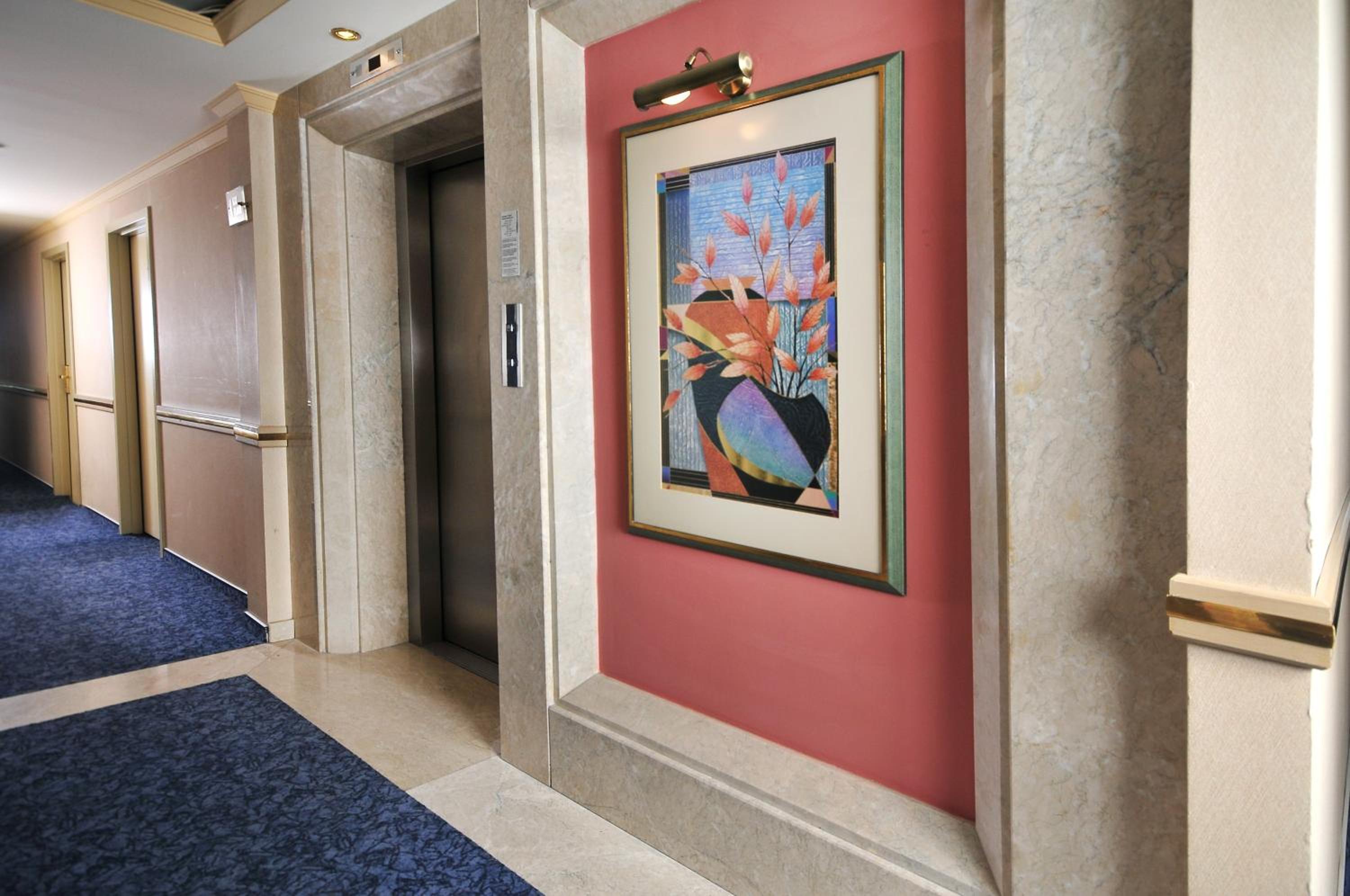 Class Hotel - Image 12