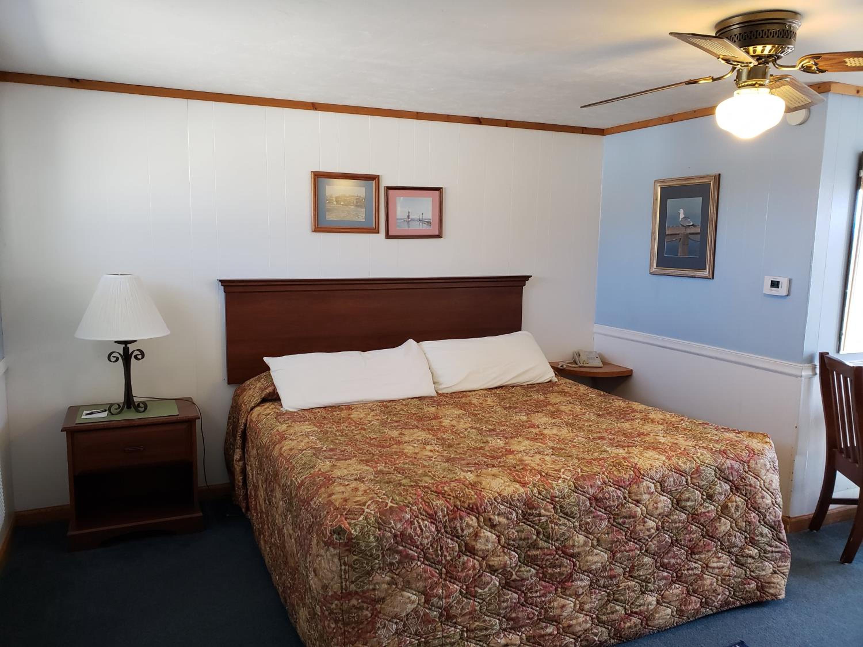 Algoma Beach Motel