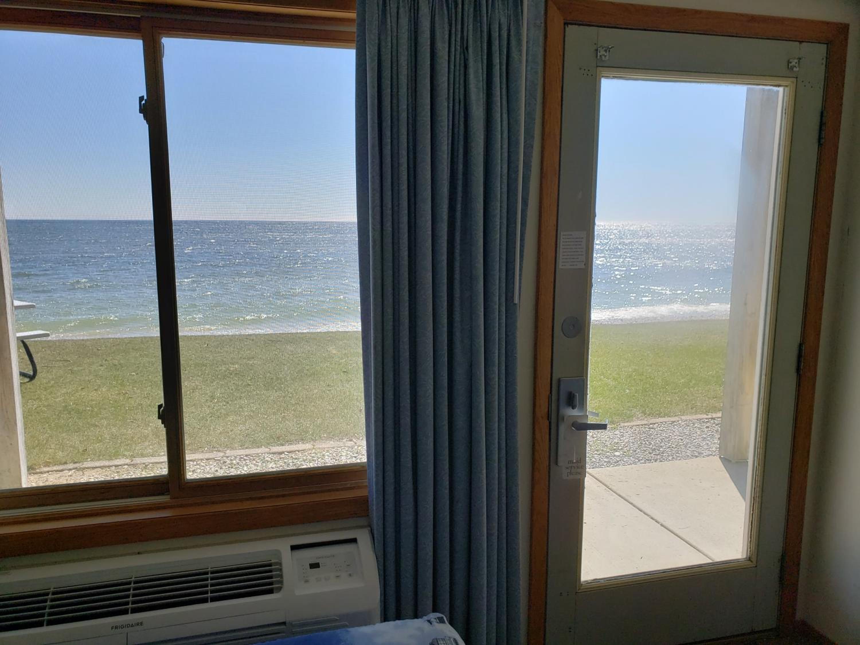 Algoma Beach Motel