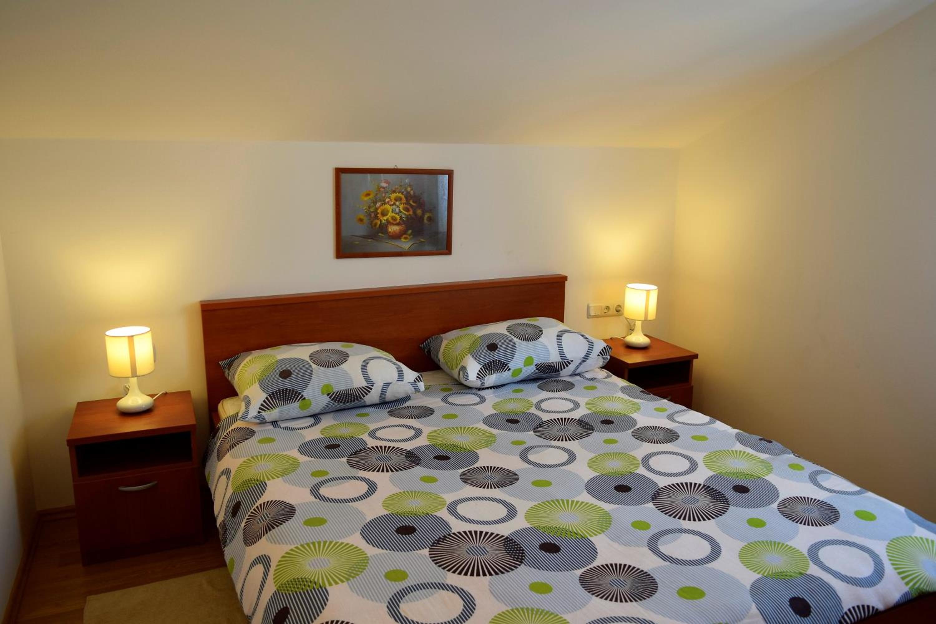 Peter Pan Apartments view 3