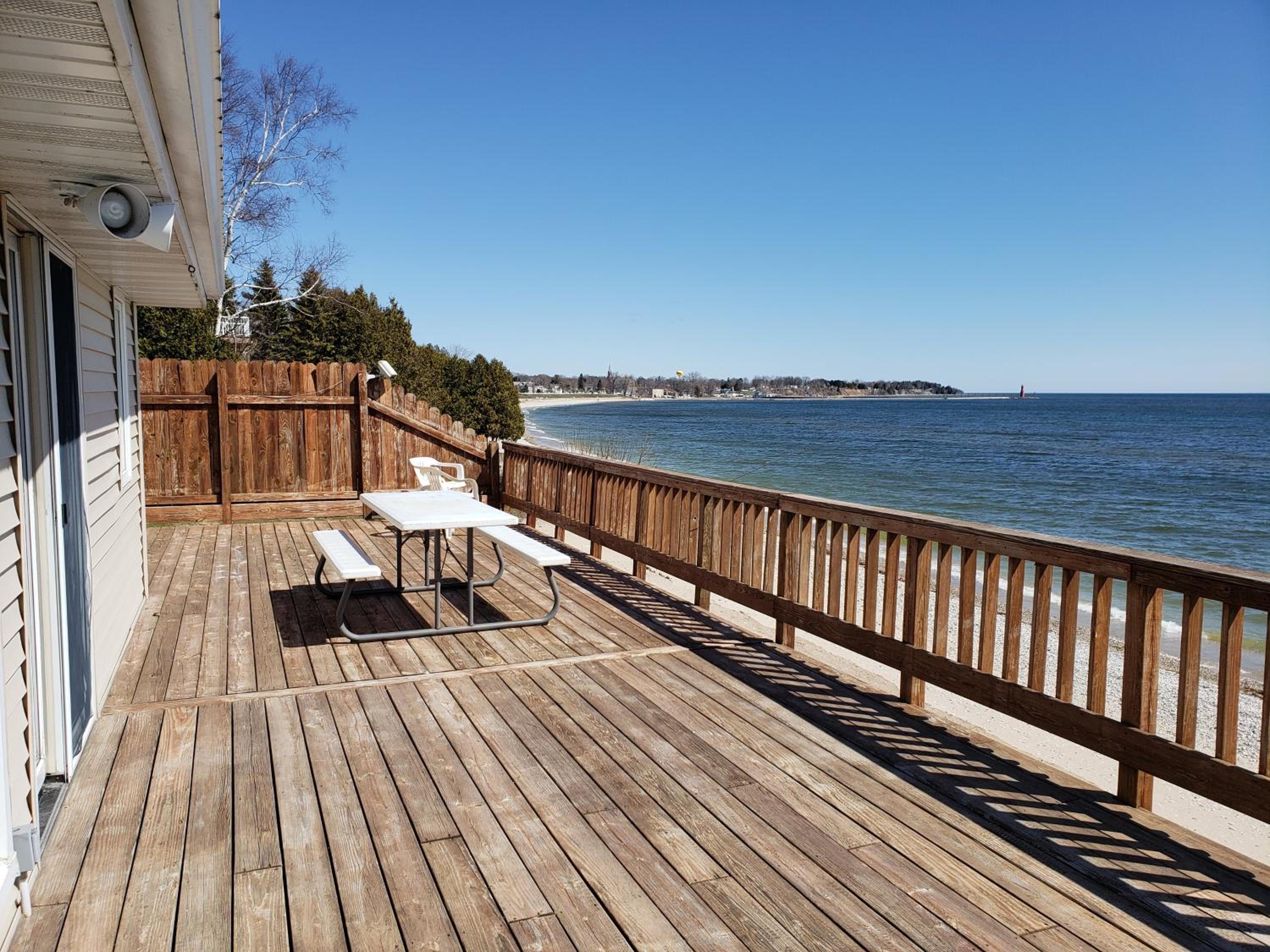 Algoma Beach Motel