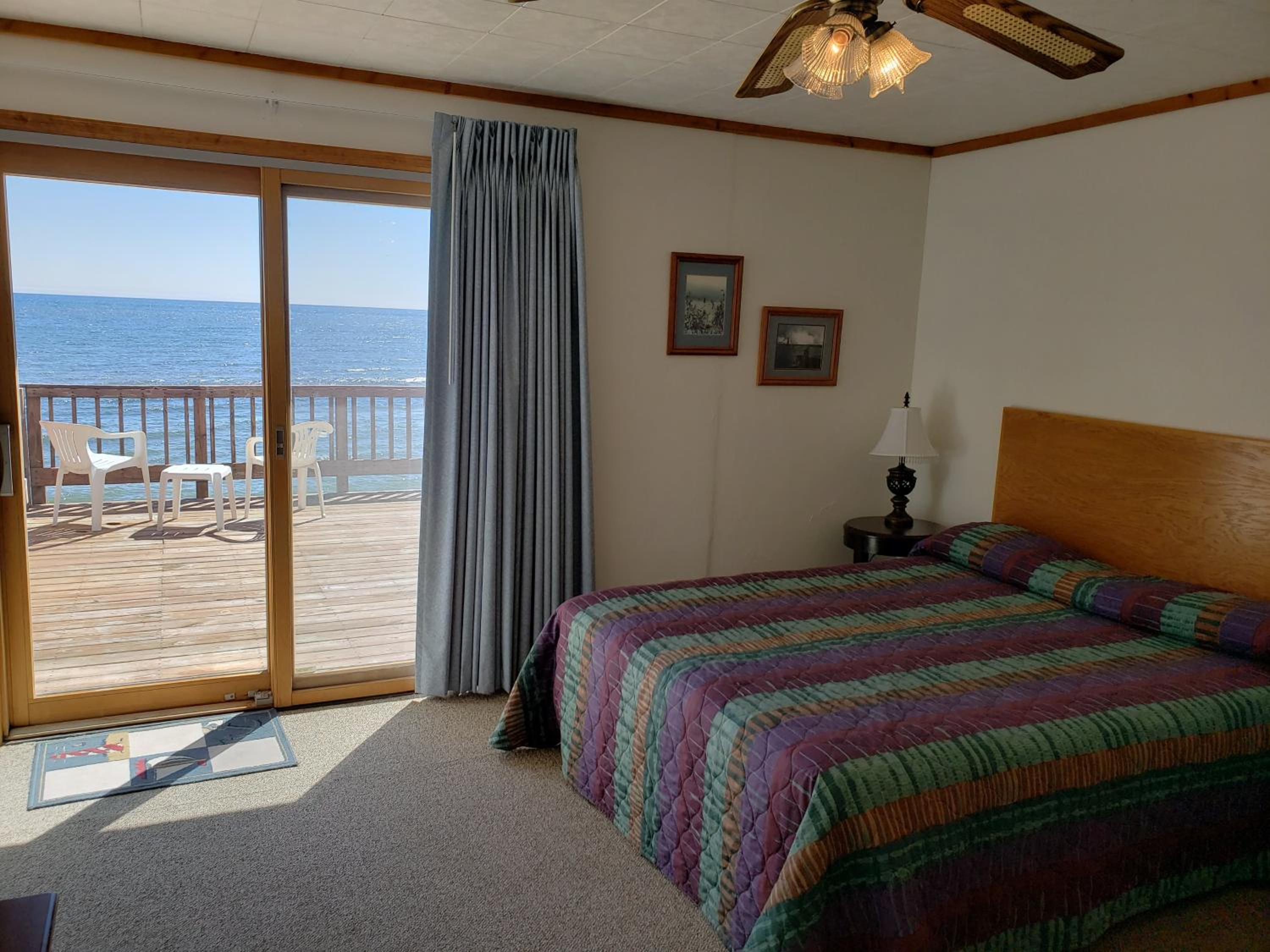 Algoma Beach Motel
