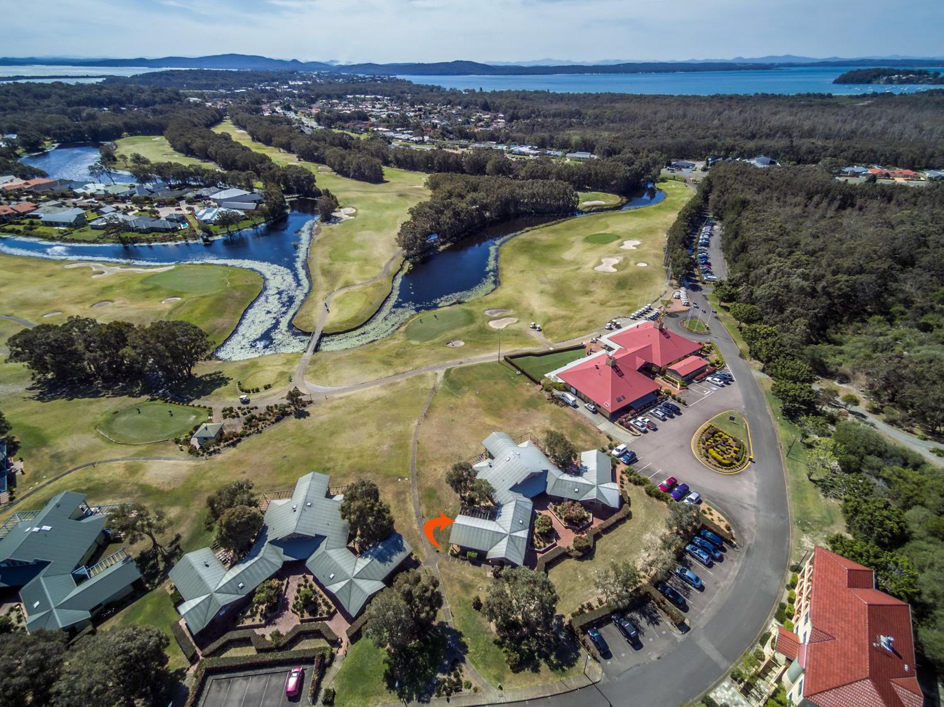Condo 105 @ Horizons Golf Resort - Salamander Bay NSW