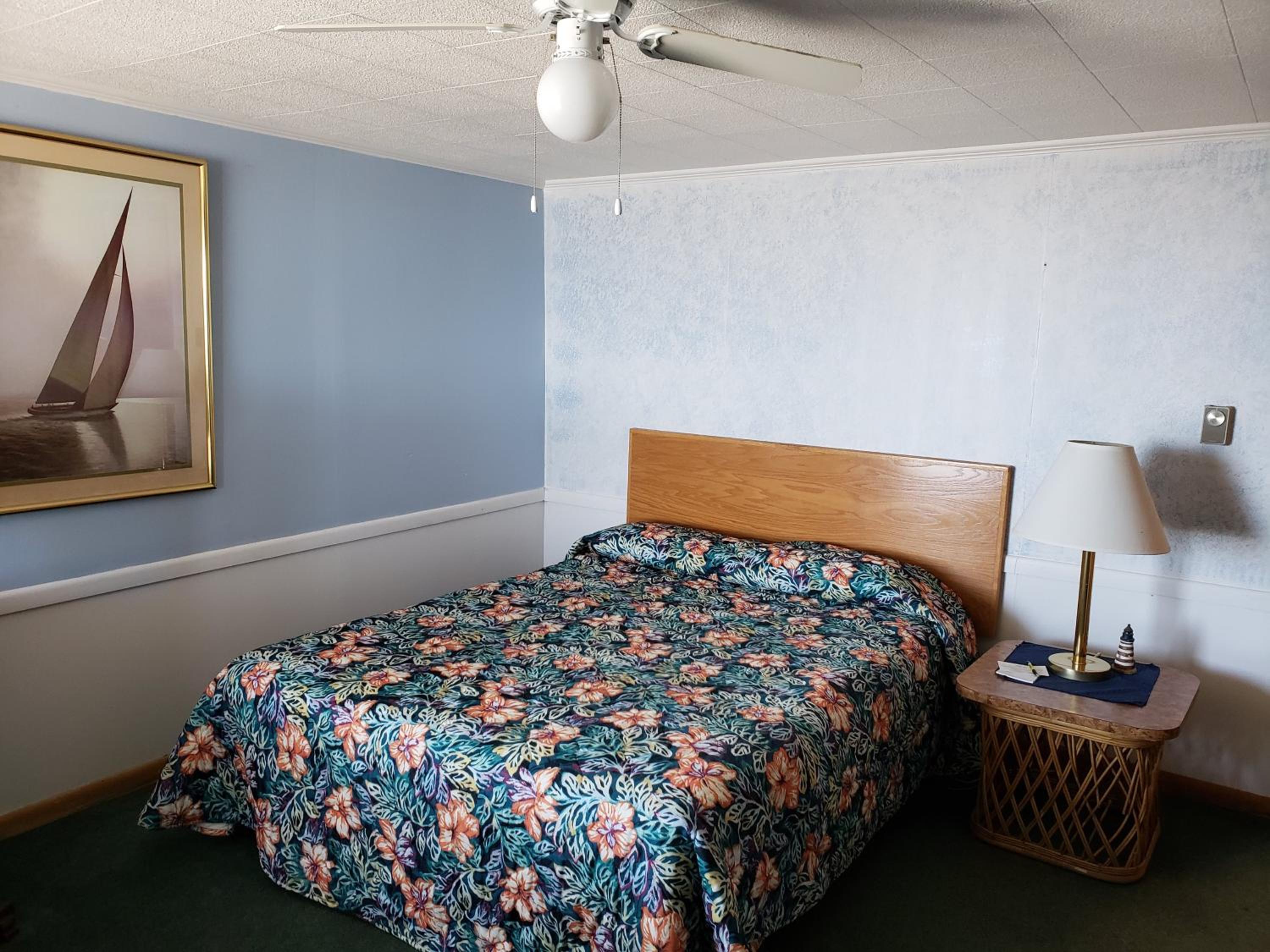 Algoma Beach Motel
