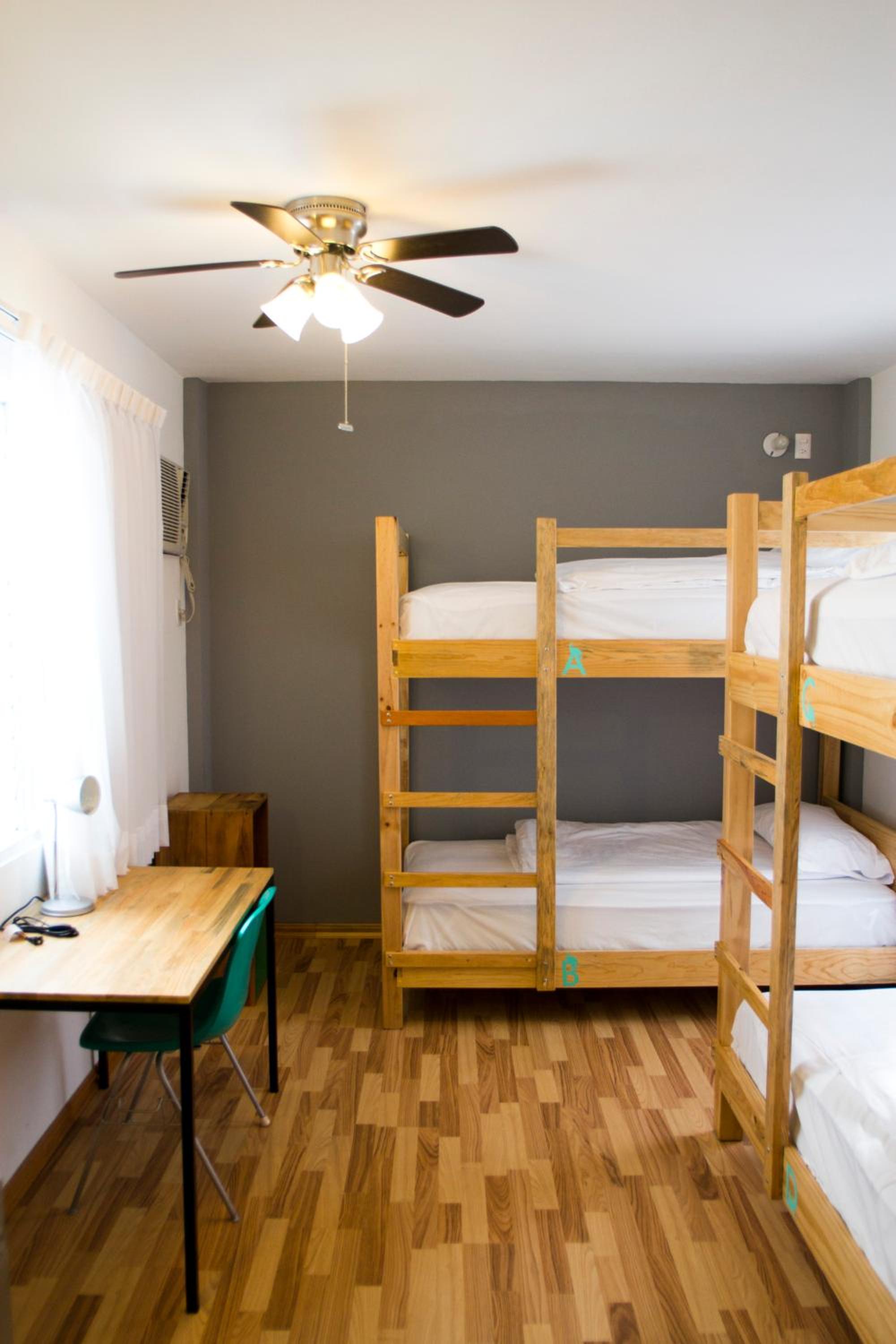 Hostal Tres Central view 4
