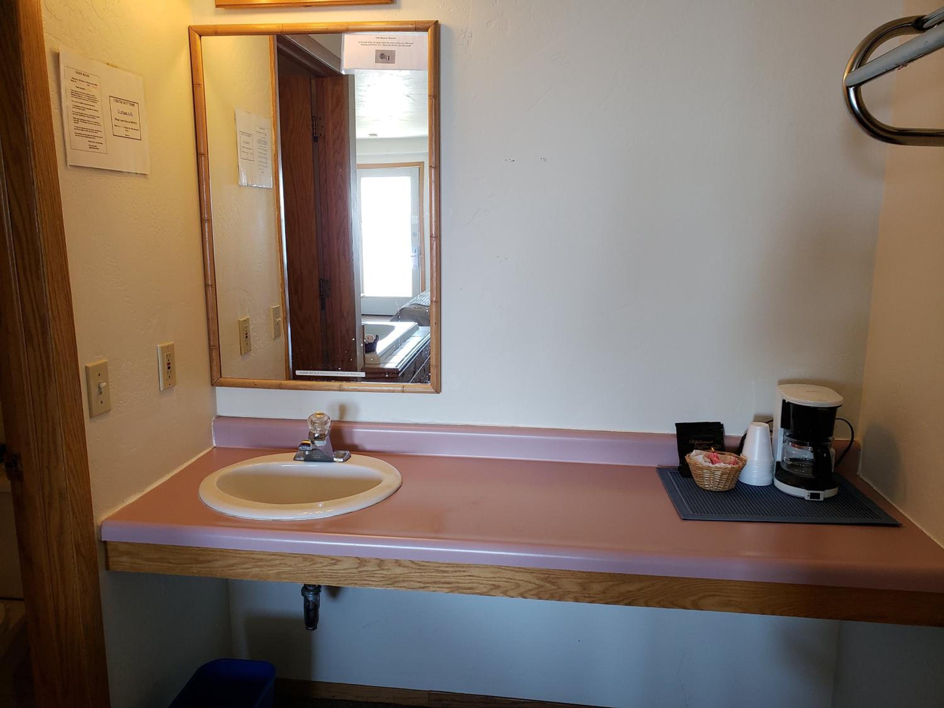 Algoma Beach Motel