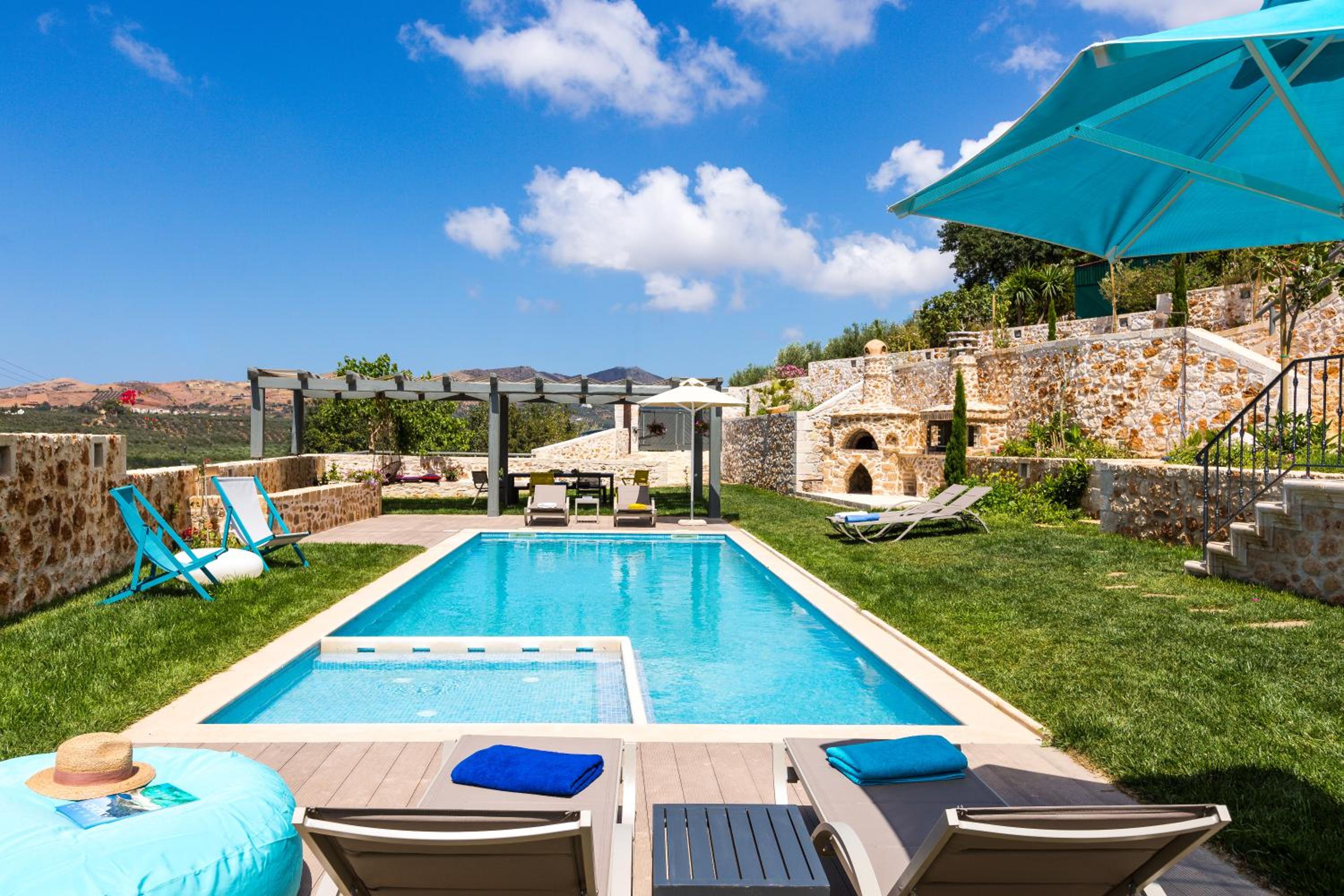 ERONDAS Cretan Country Villas
