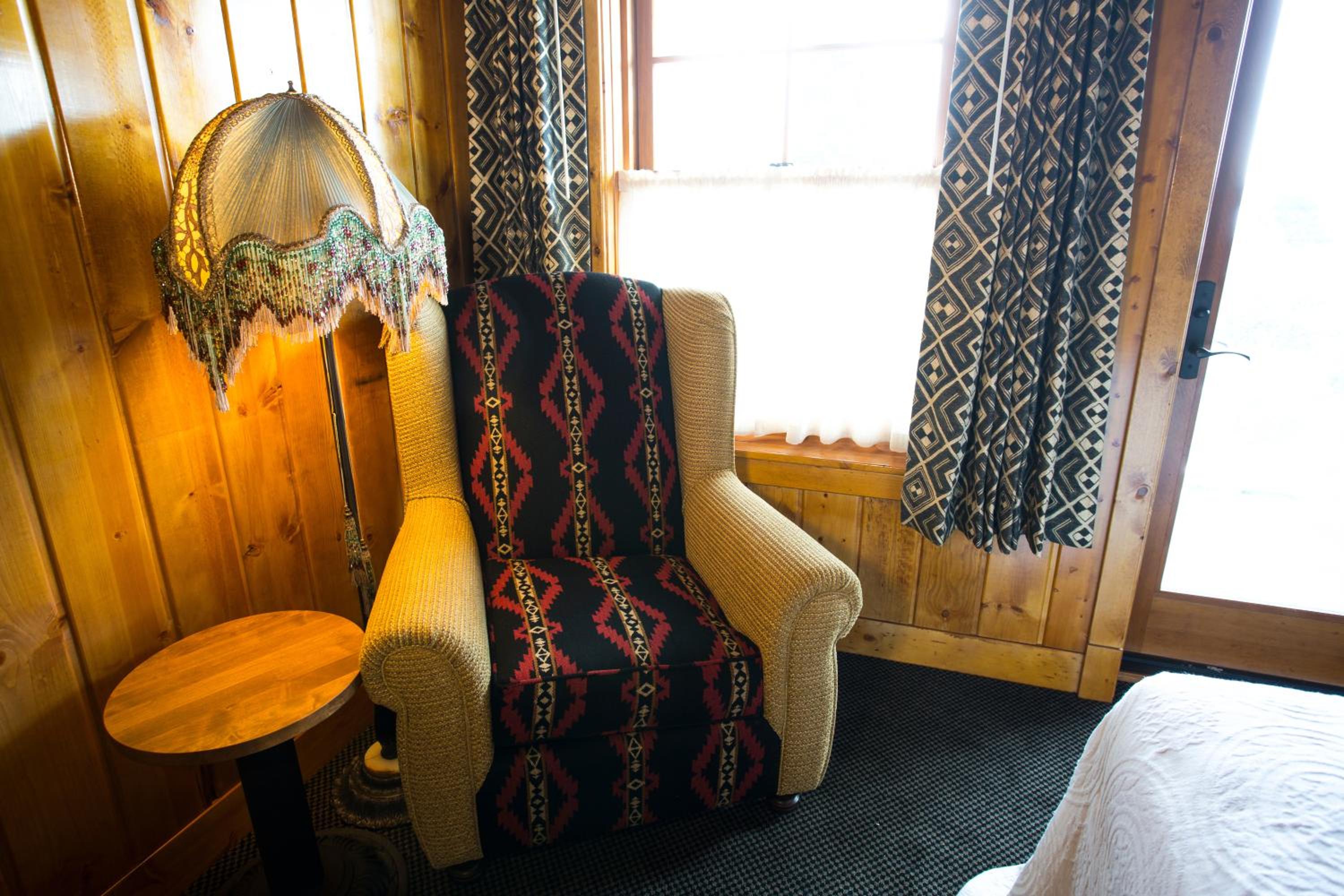 McMenamins Kalama Harbor Lodge