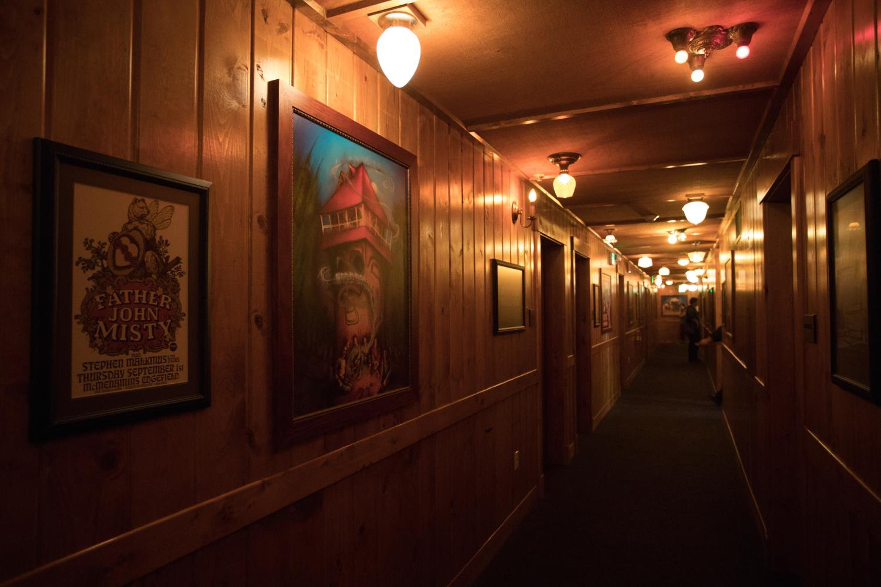 McMenamins Kalama Harbor Lodge