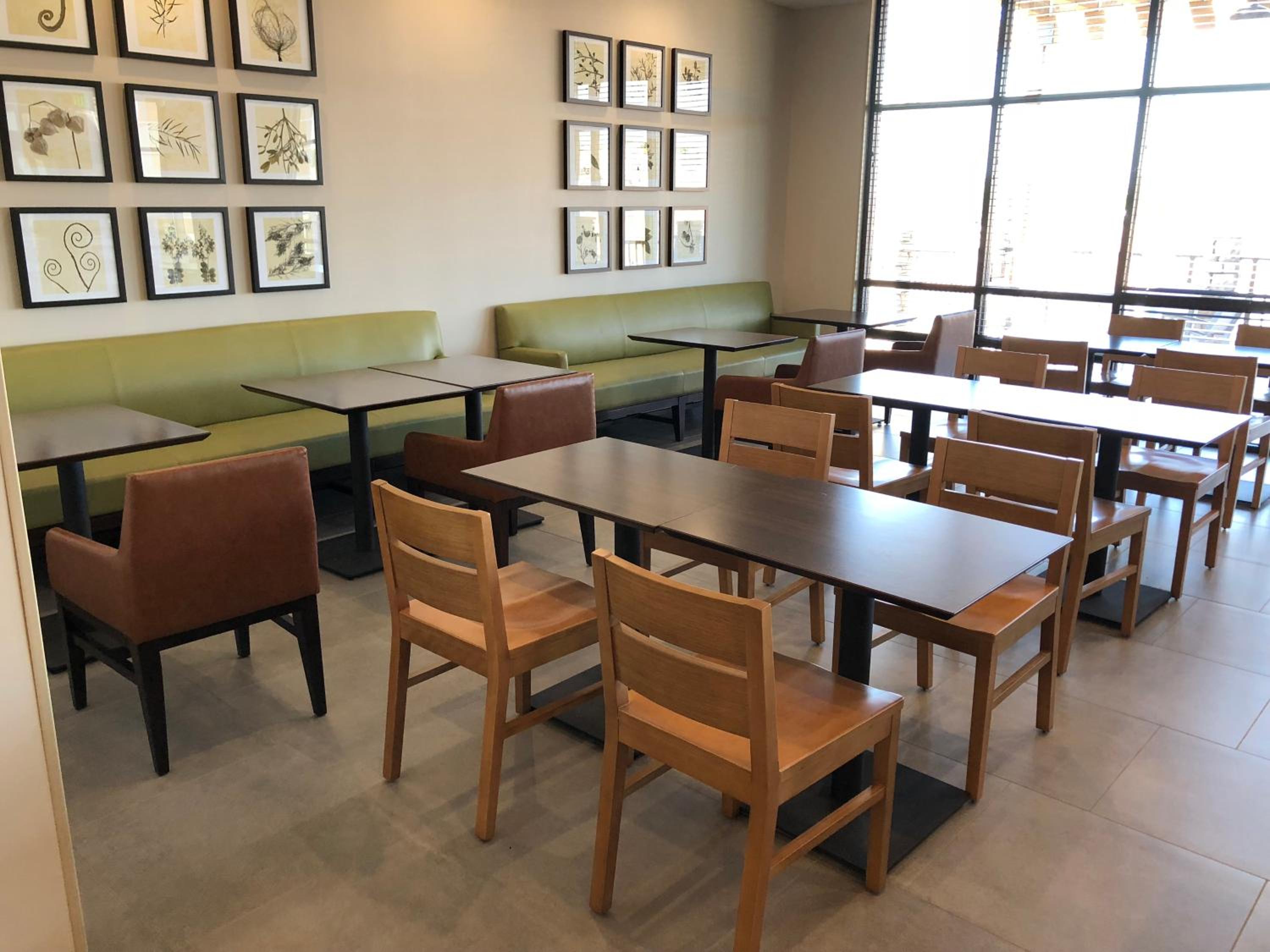 Page Vacations - Country Inn  Suites by Radisson, Page, AZ - Property Image 3