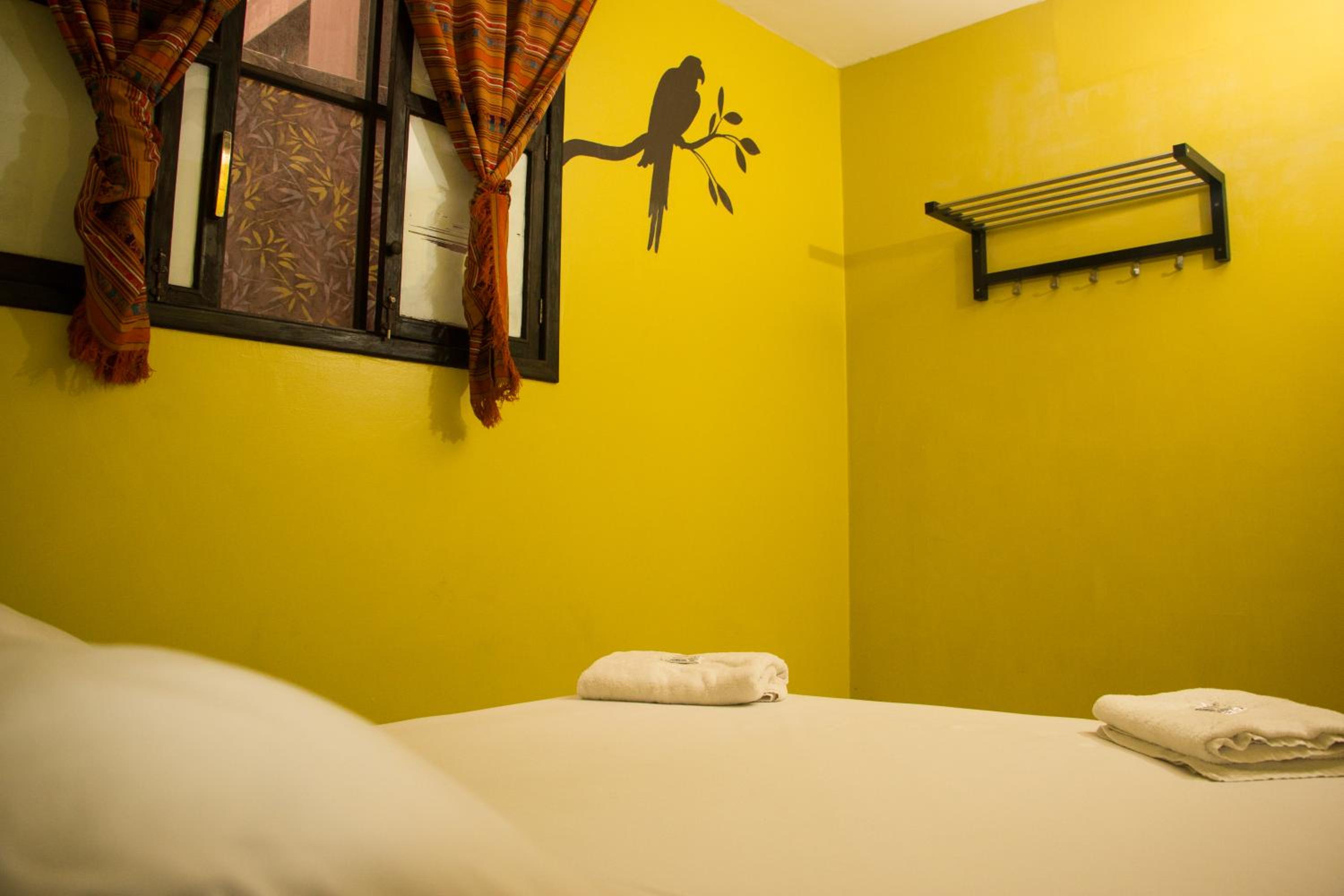 Dreamkapture Hostel close to the airport and bus terminal