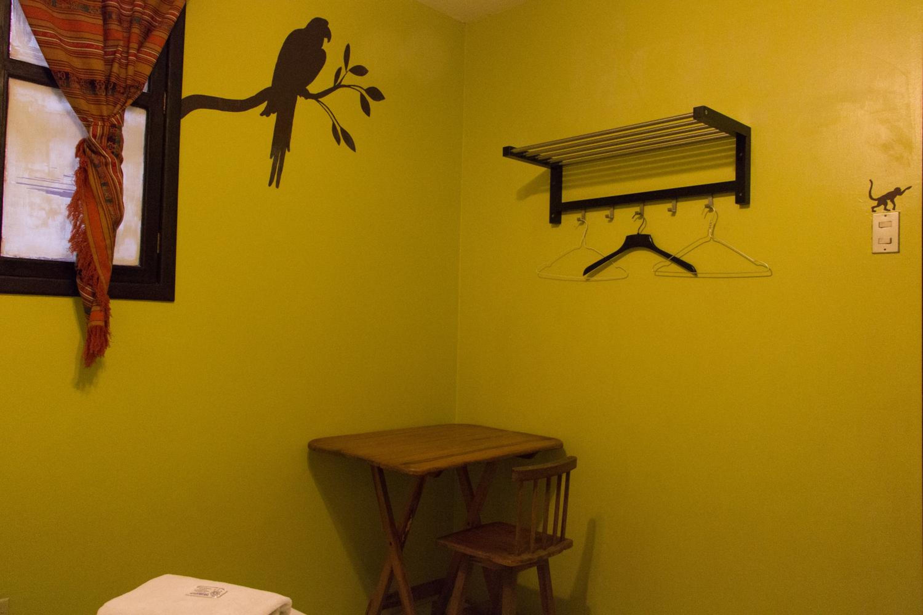 Dreamkapture Hostel close to the airport and bus terminal