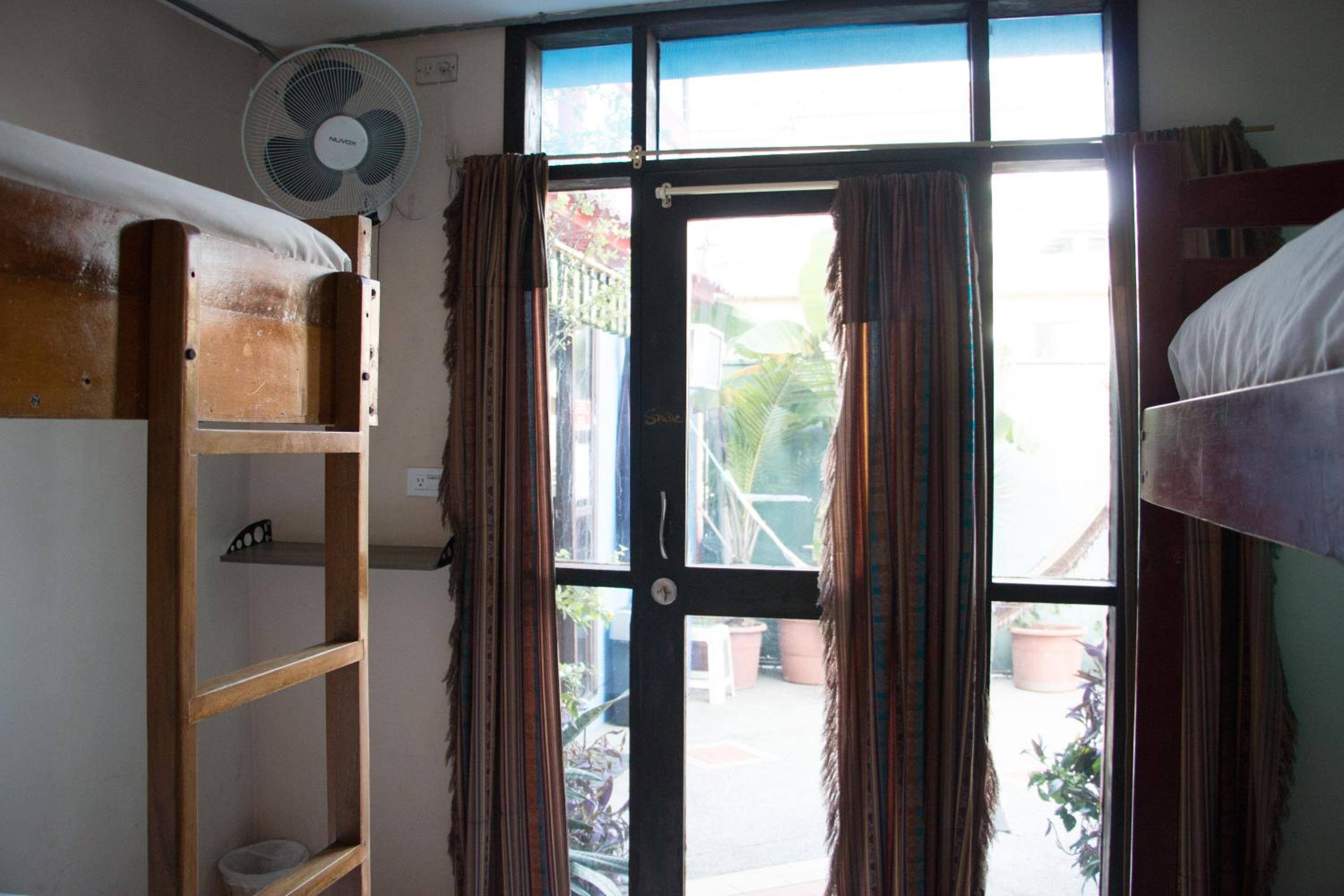 Dreamkapture Hostel close to the airport and bus terminal