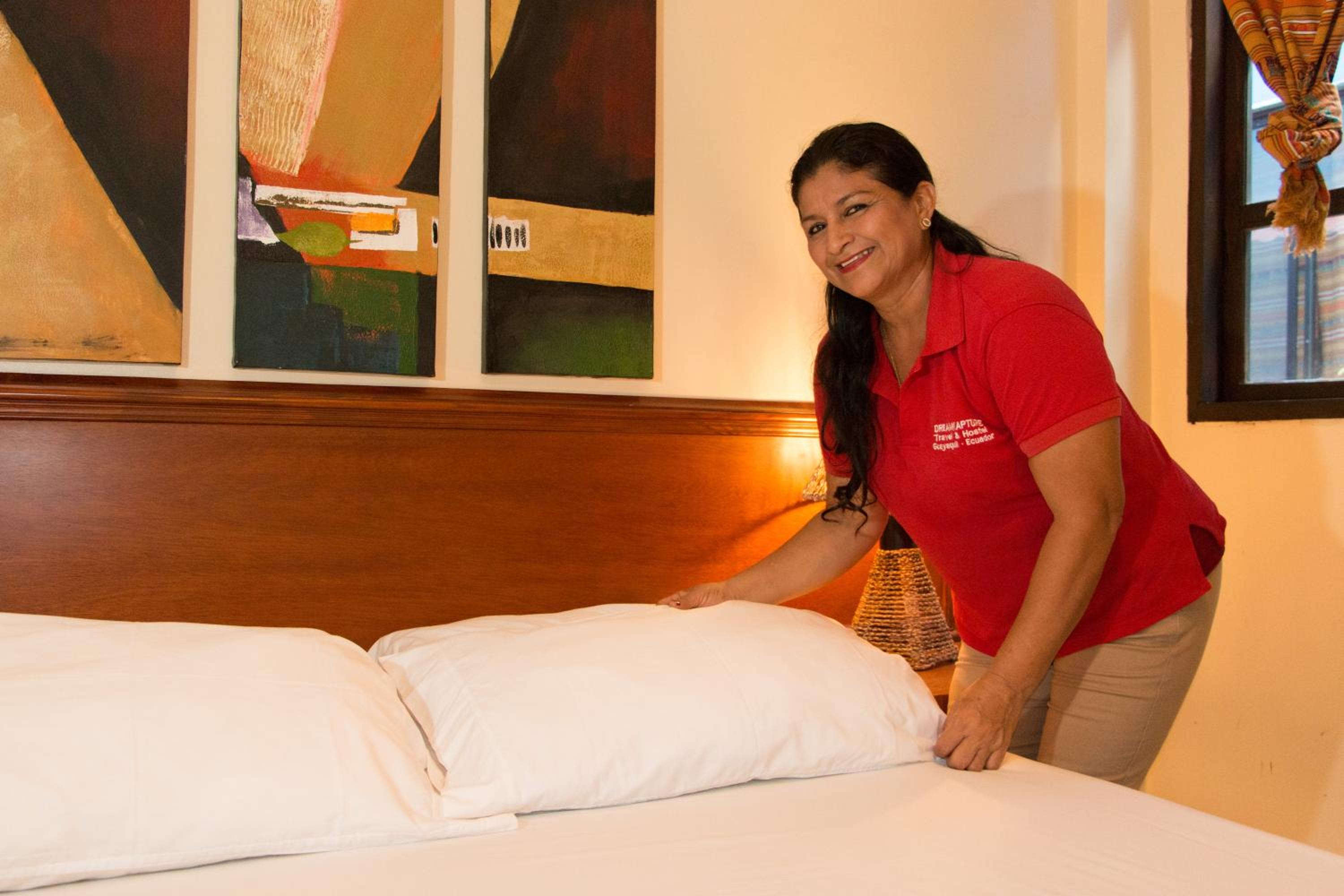 Dreamkapture Hostel close to the airport and bus terminal