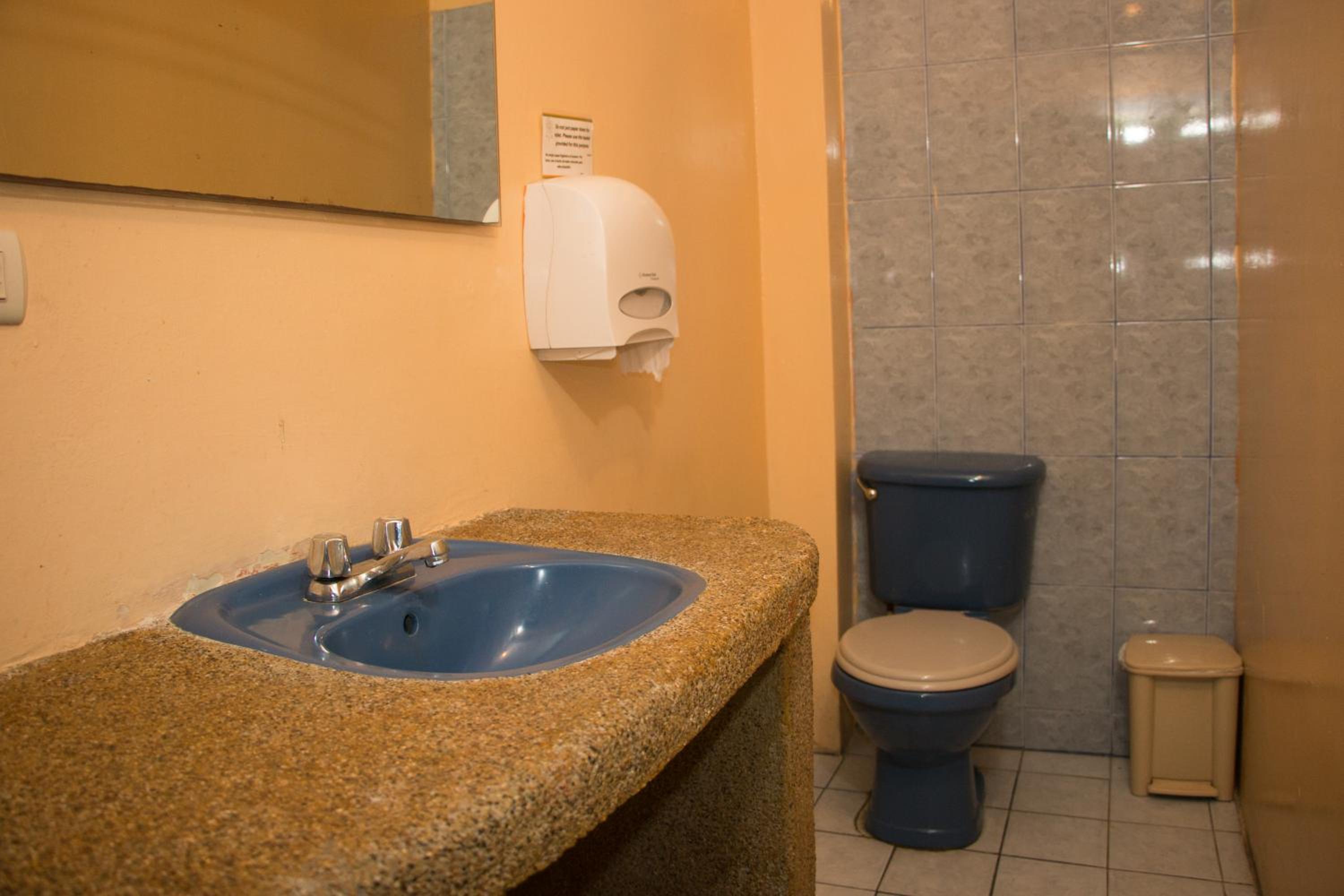 Dreamkapture Hostel close to the airport and bus terminal