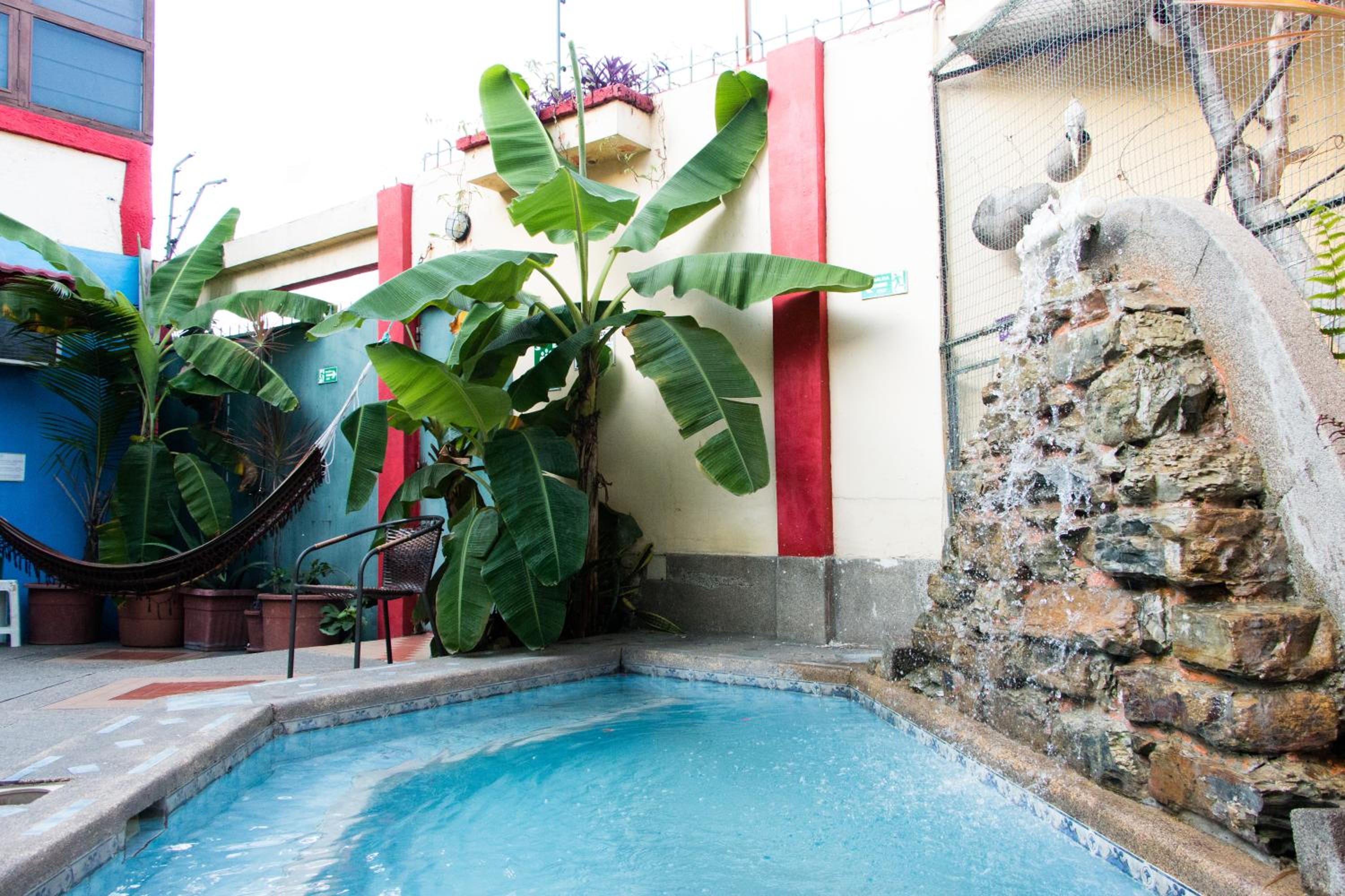 Dreamkapture Hostel close to the airport and bus terminal