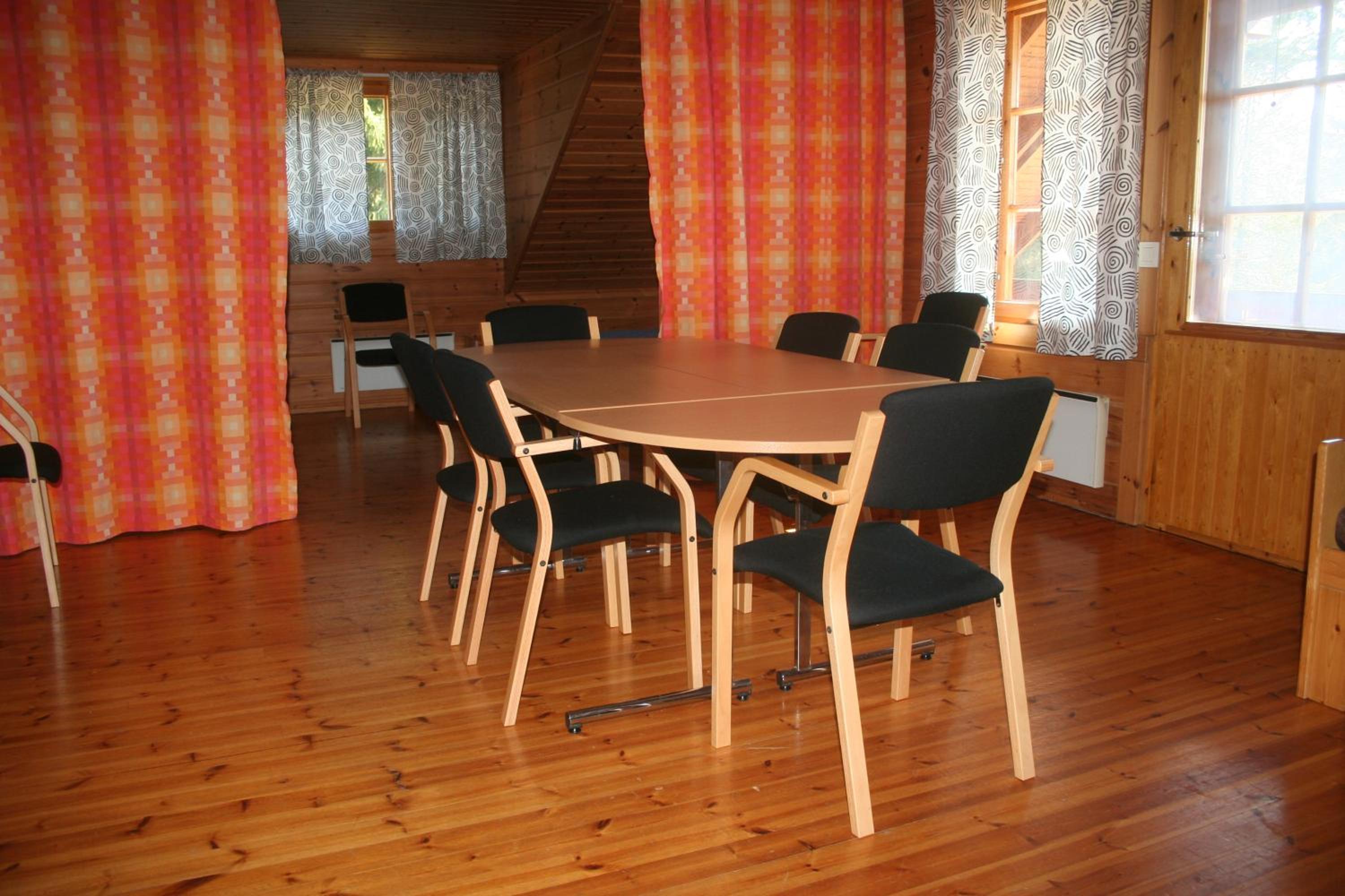 Photo 8