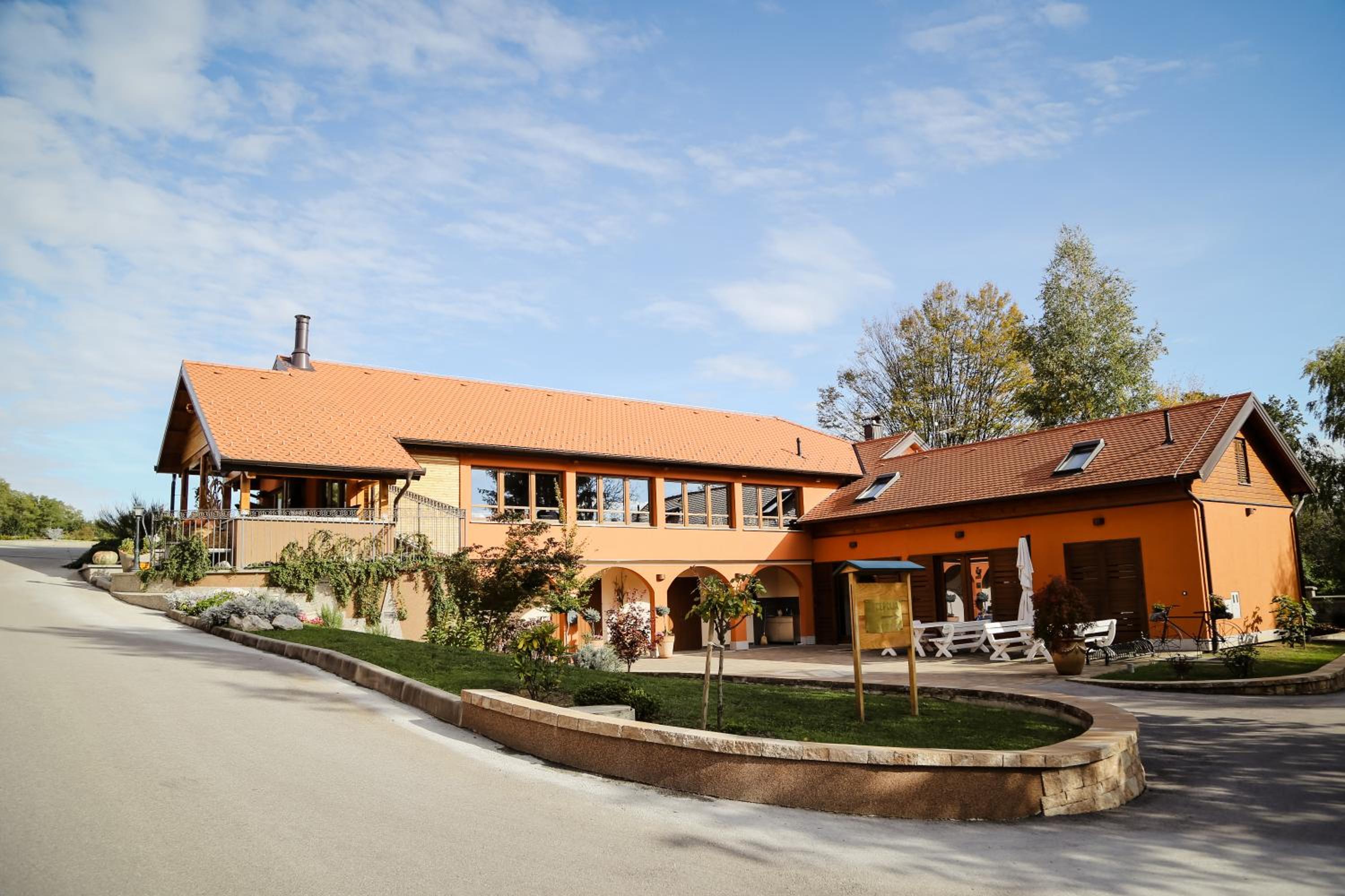 Hotel Apartment Čarolija - Image 1