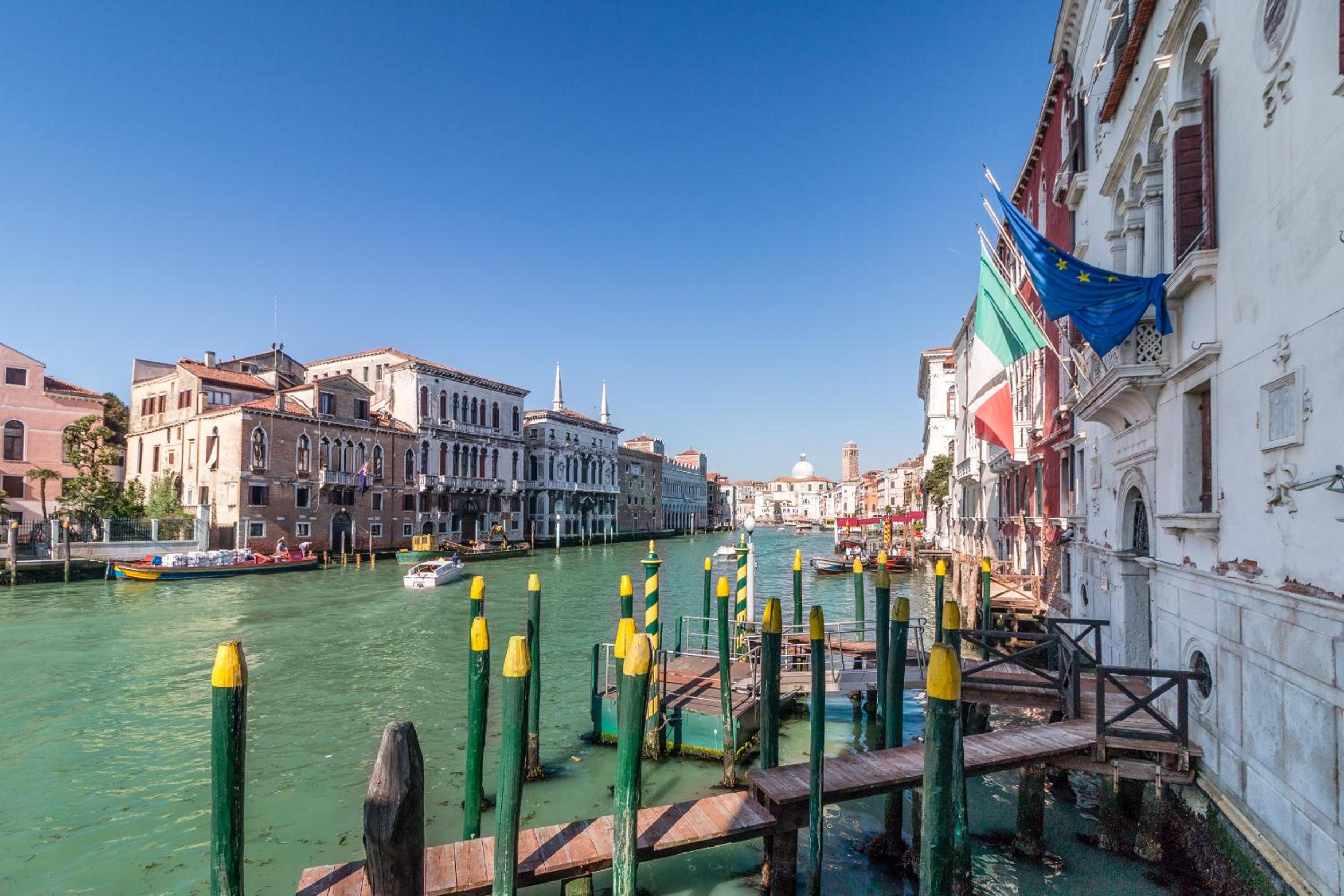Emo Palace Grand Canal by LionHost