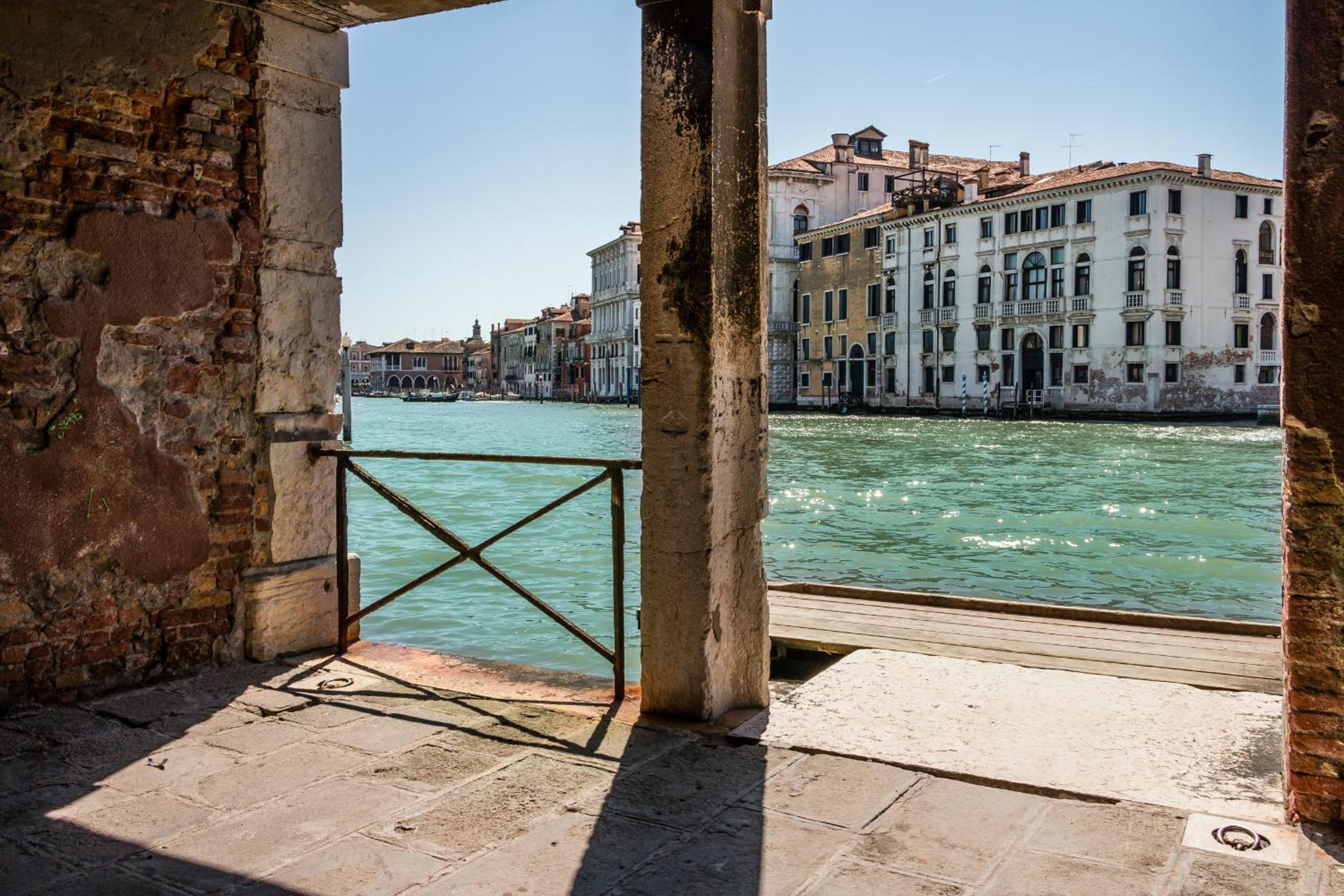 Emo Palace Grand Canal by LionHost