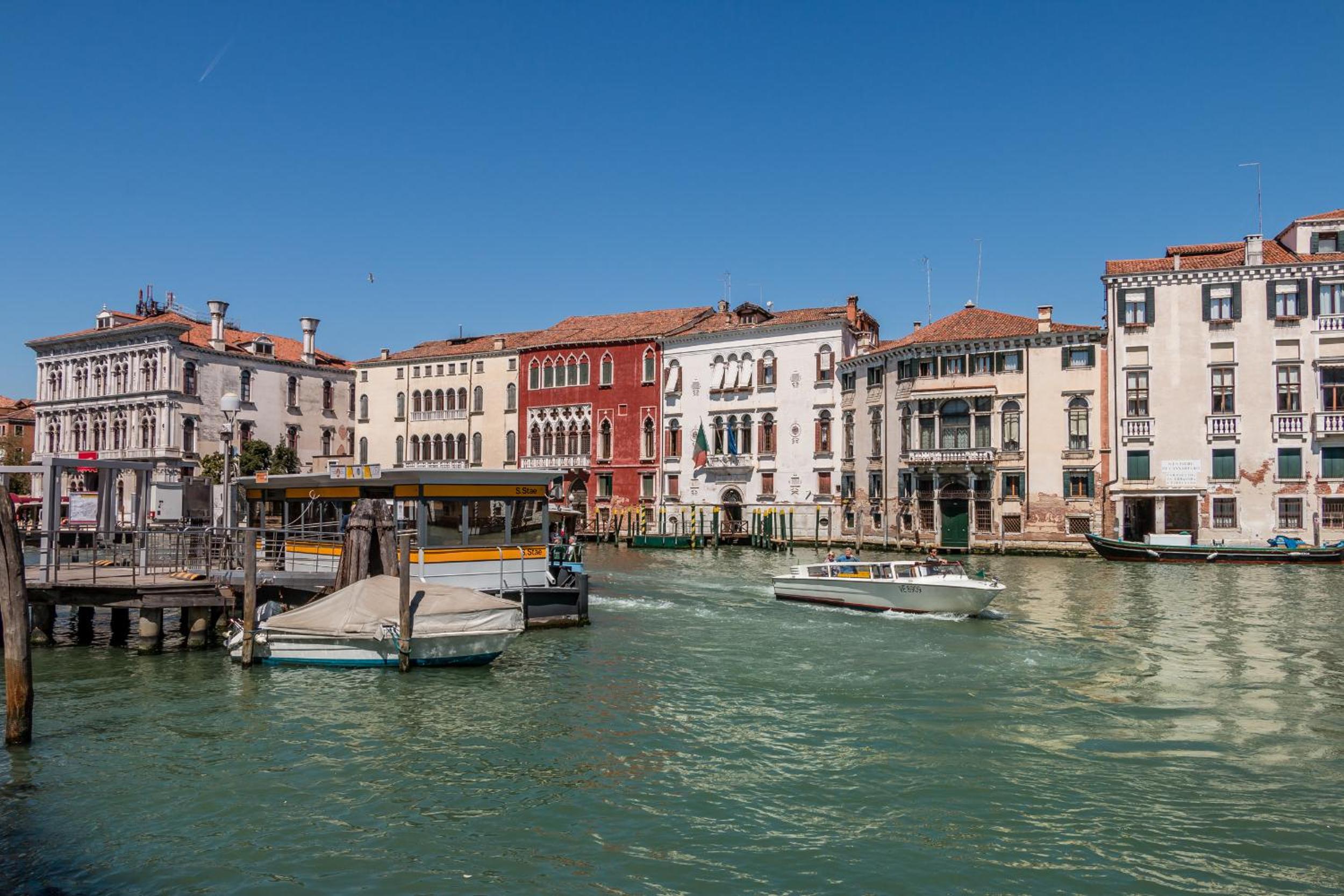 Emo Palace Grand Canal by LionHost