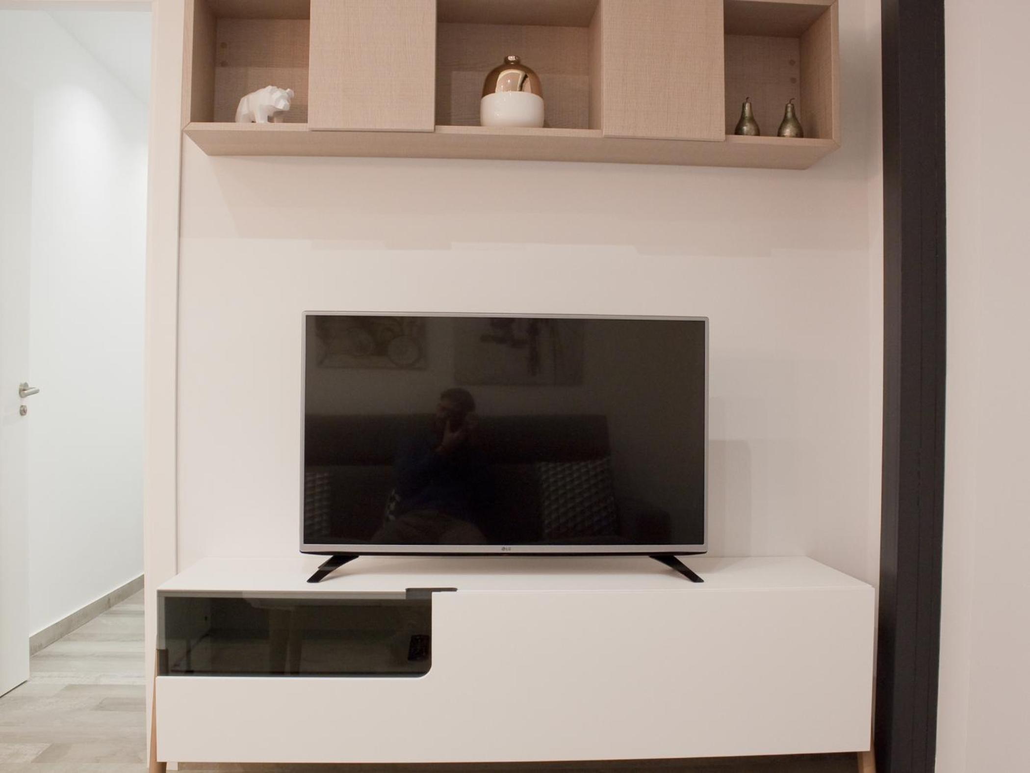 Apartamento nuevo y de lujo en puerta del sol view 3