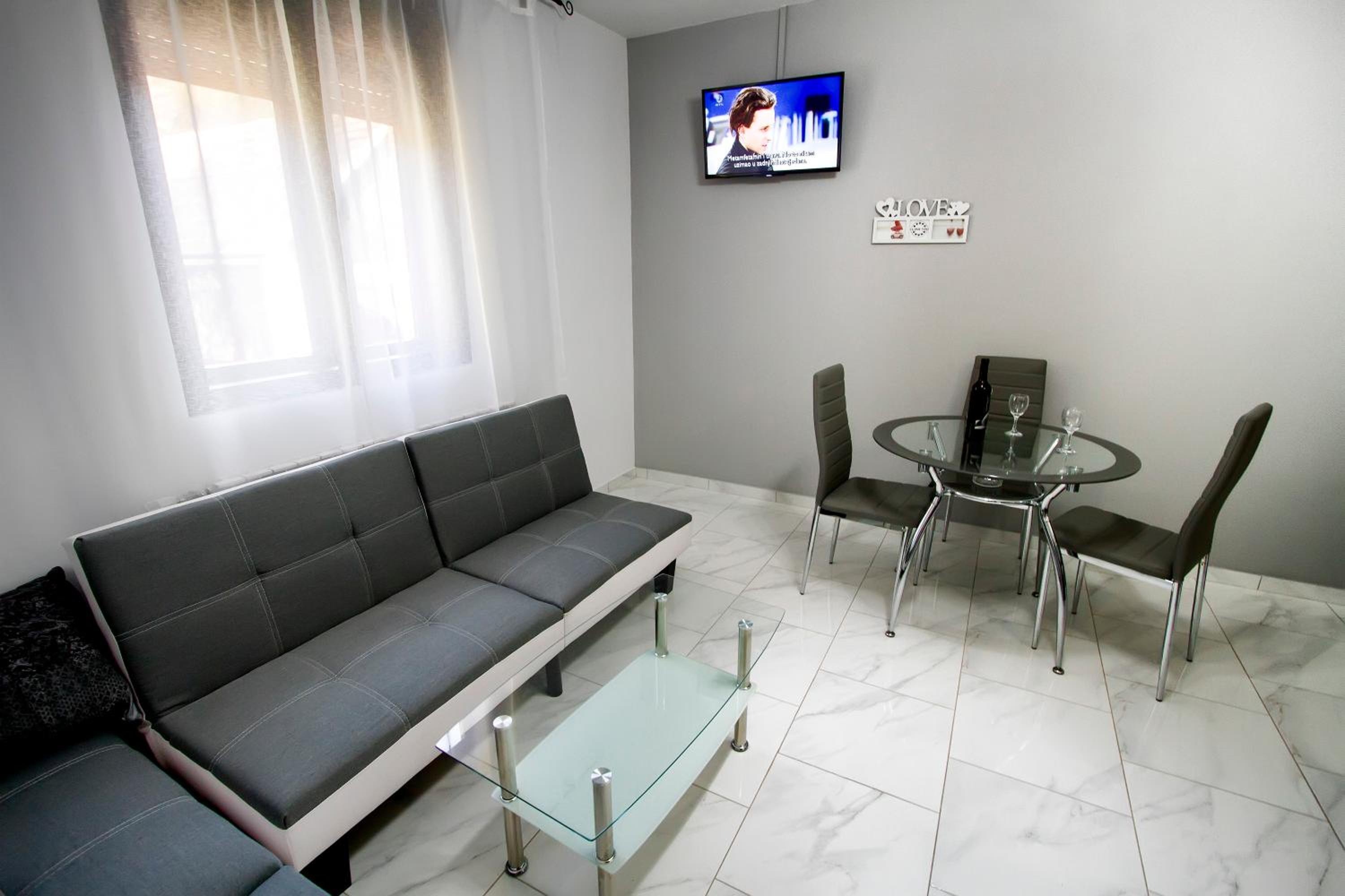 Apartman Karlo