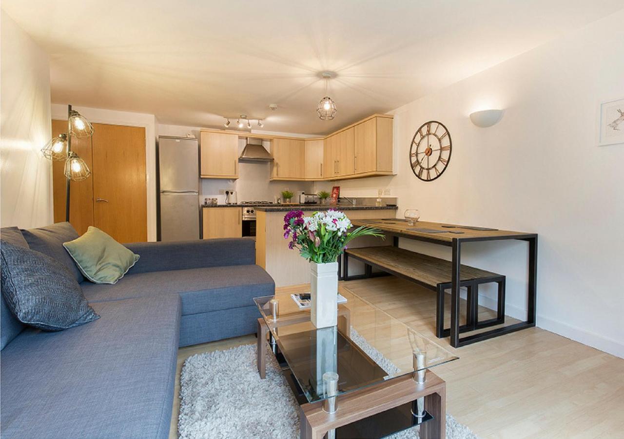 Raleigh Square - 2BR Ground-Floor Apartment in Nottingham