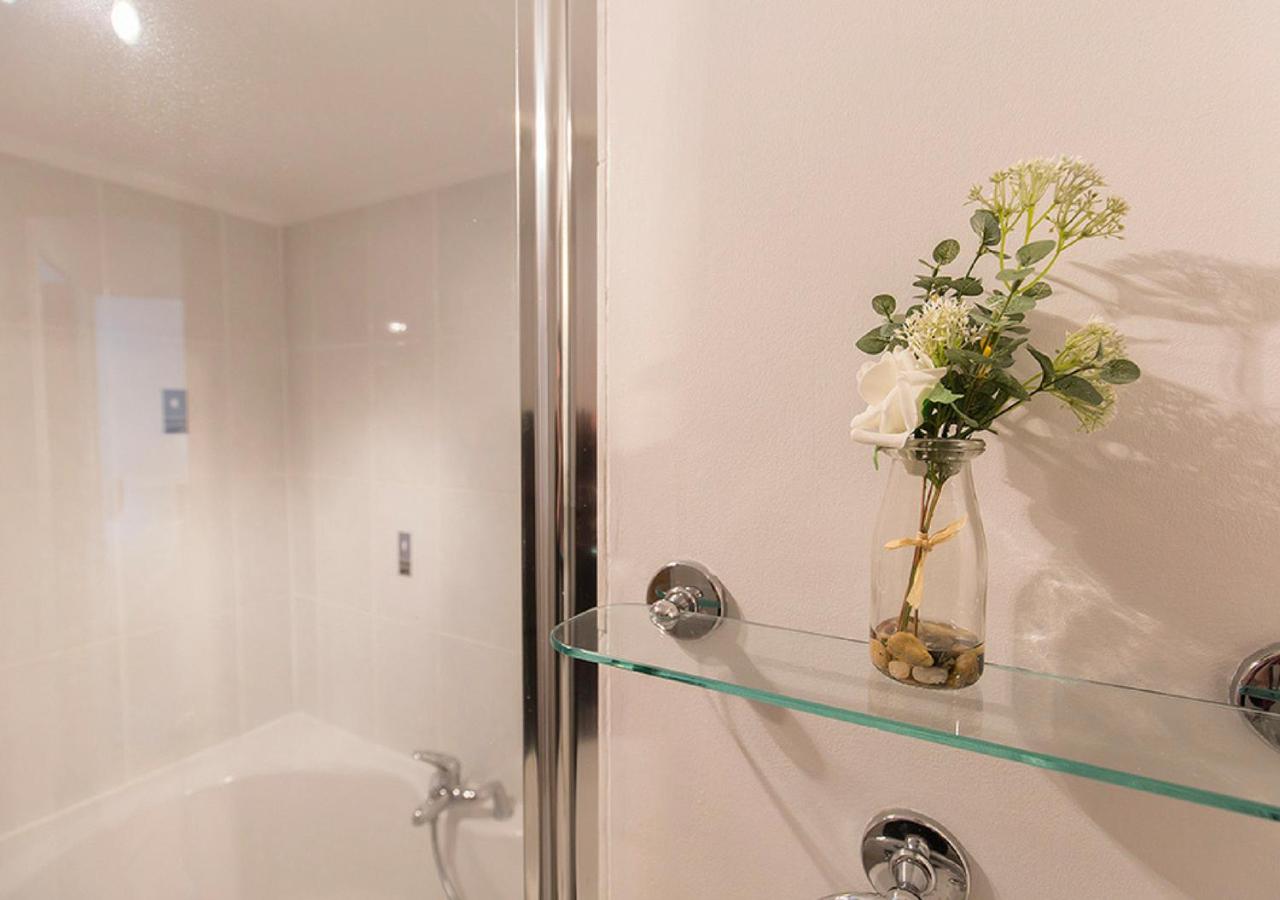 Raleigh Square - 2BR Ground-Floor Apartment in Nottingham