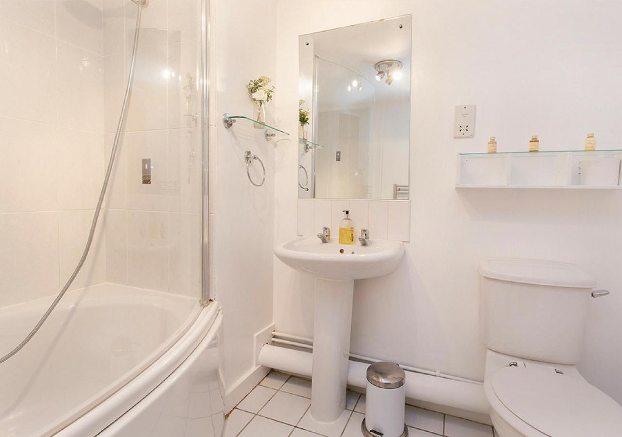 Raleigh Square - 2BR Ground-Floor Apartment in Nottingham