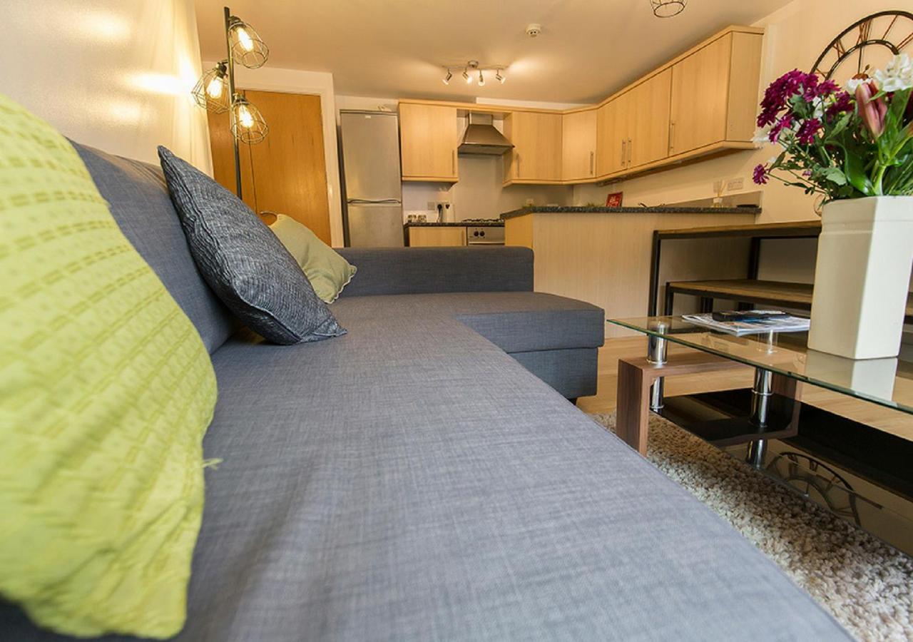 Raleigh Square - 2BR Ground-Floor Apartment in Nottingham