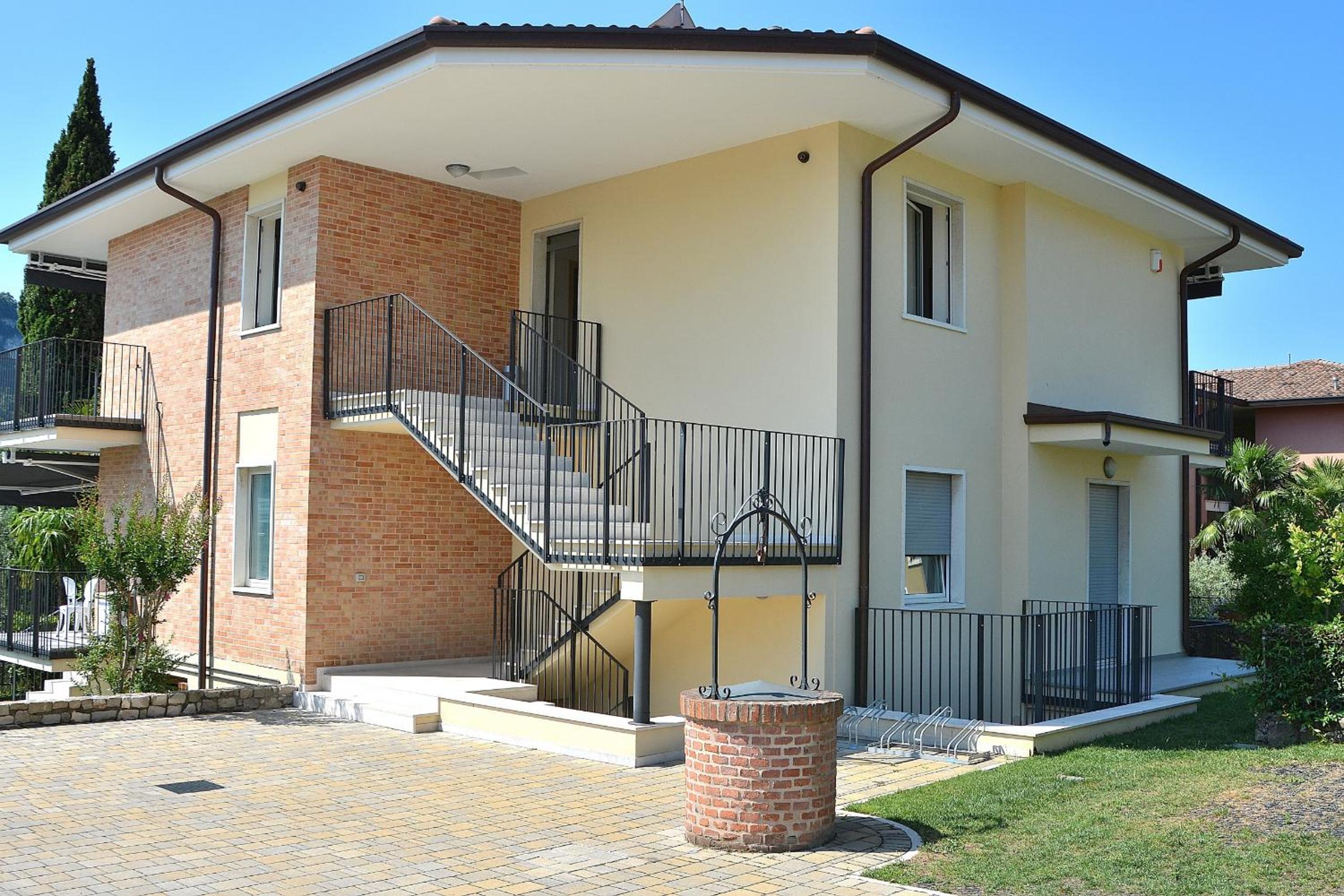 Cà Gardesana With Pool view 2