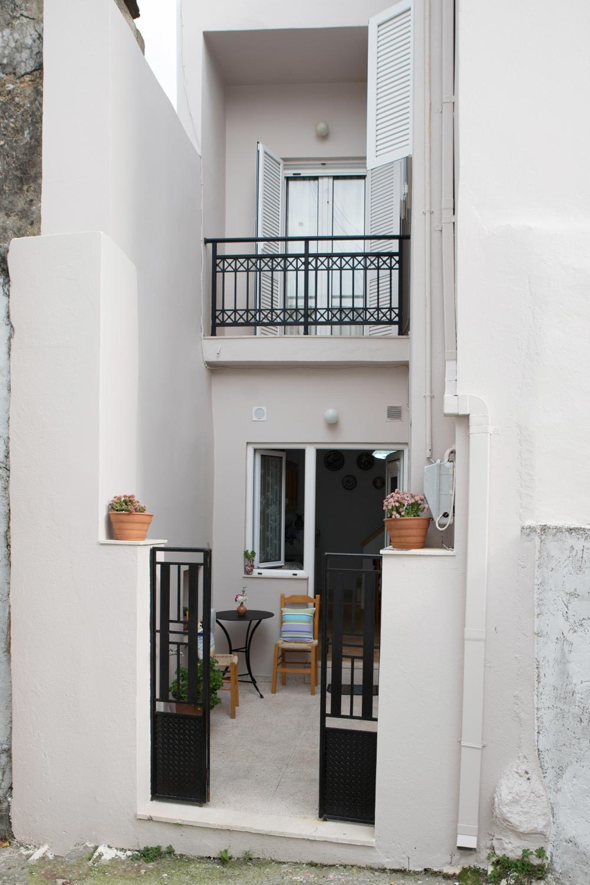 Elenia's House in Mochos