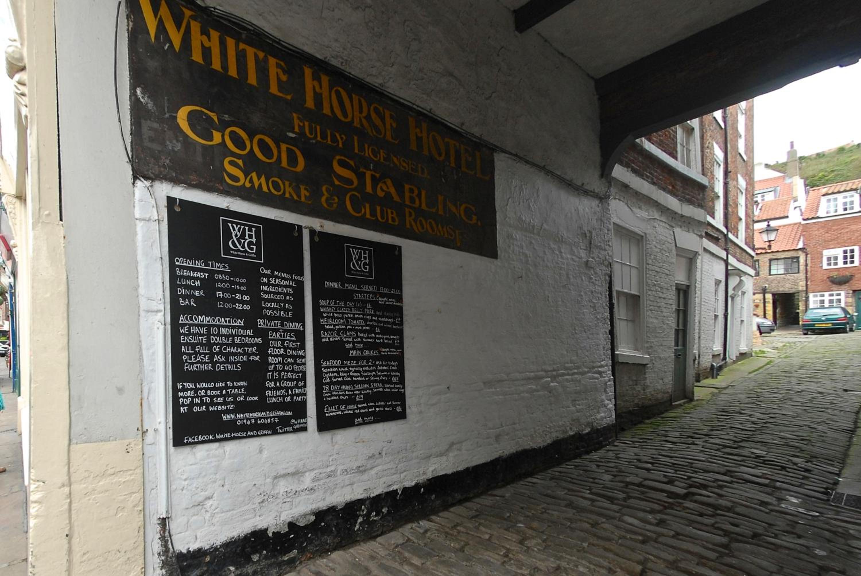 Hotel White Horse & Griffin - Image 1